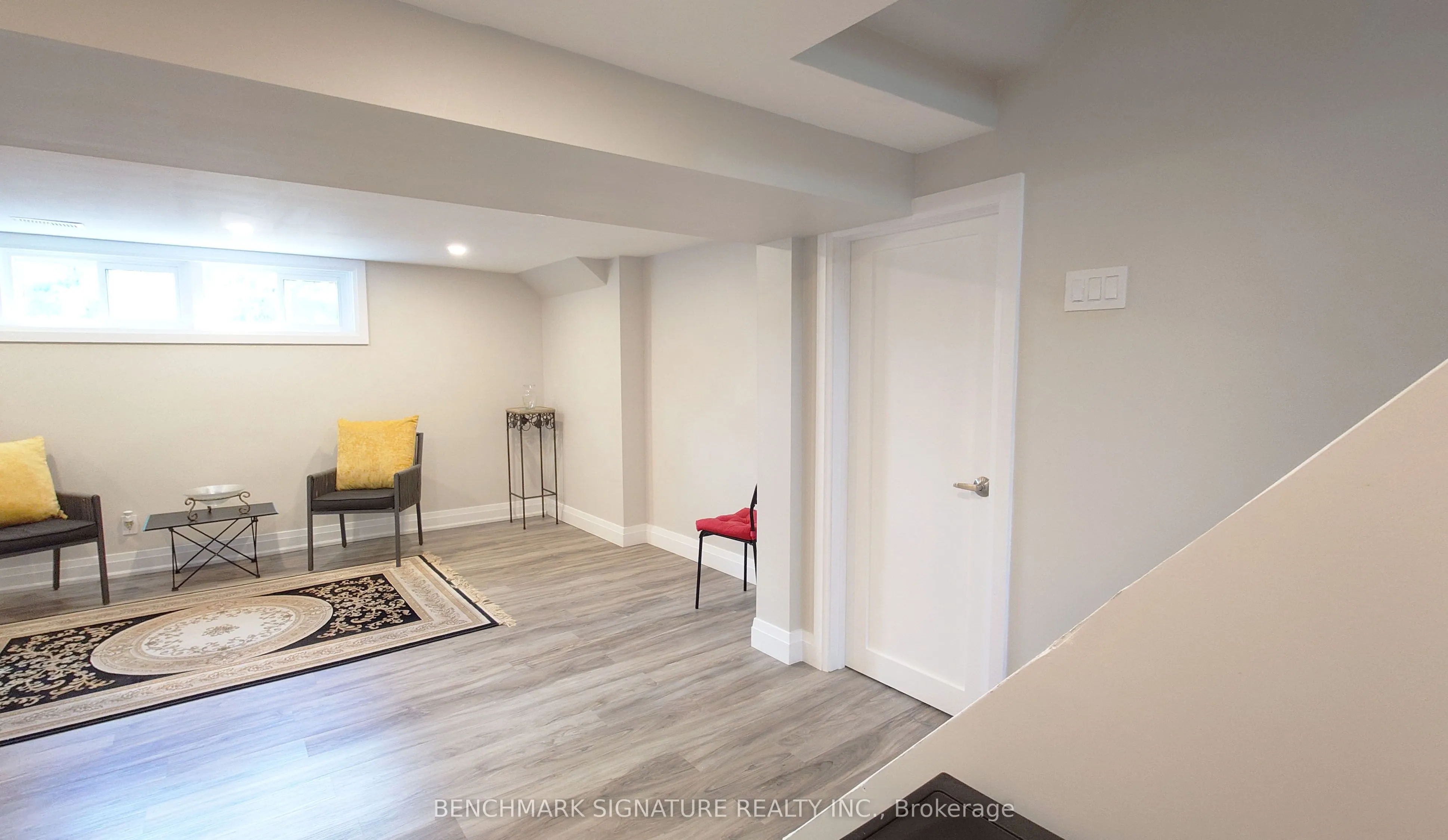 2 ALGONQUIN Crescent
