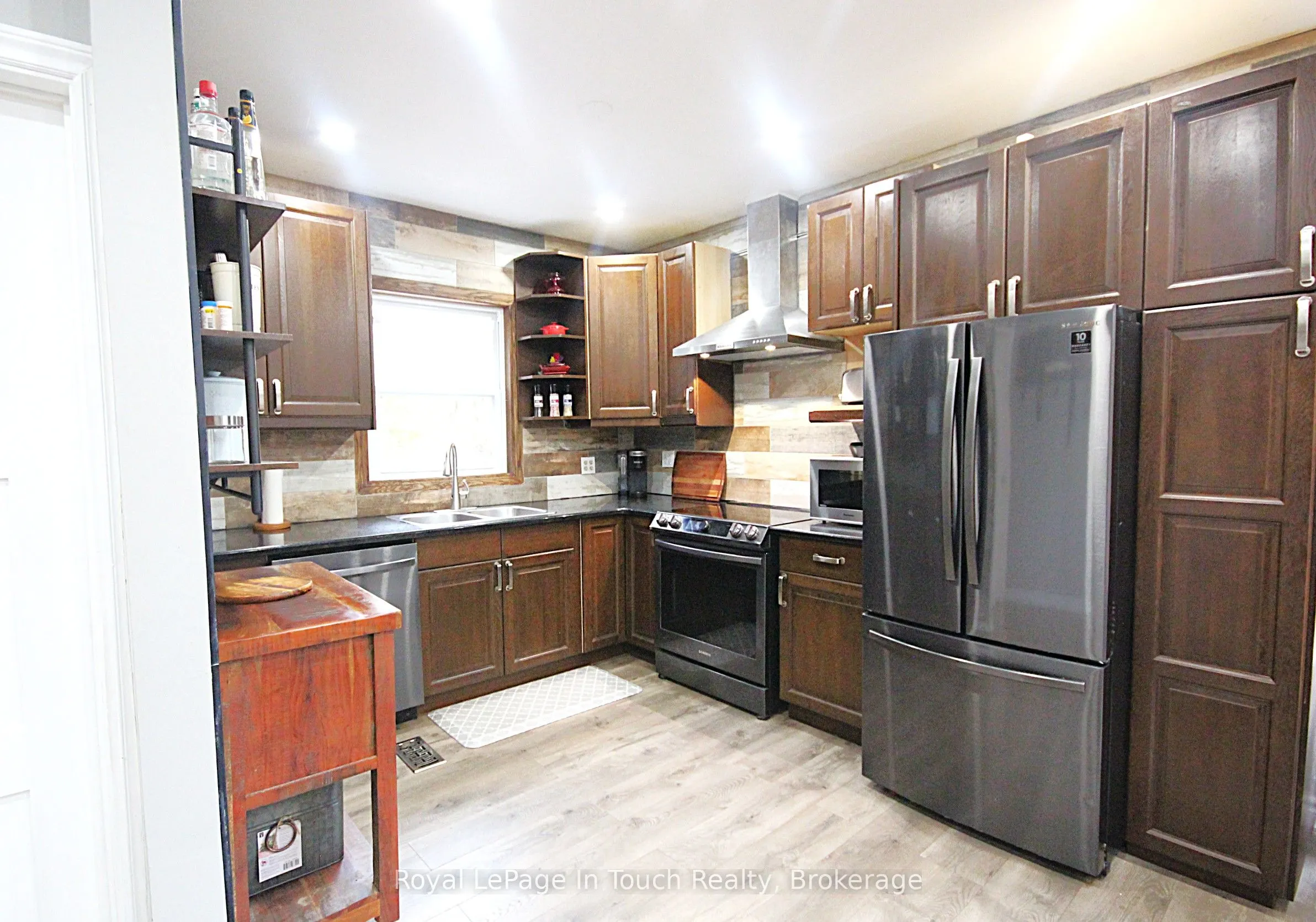 18 Shady Glen Lane