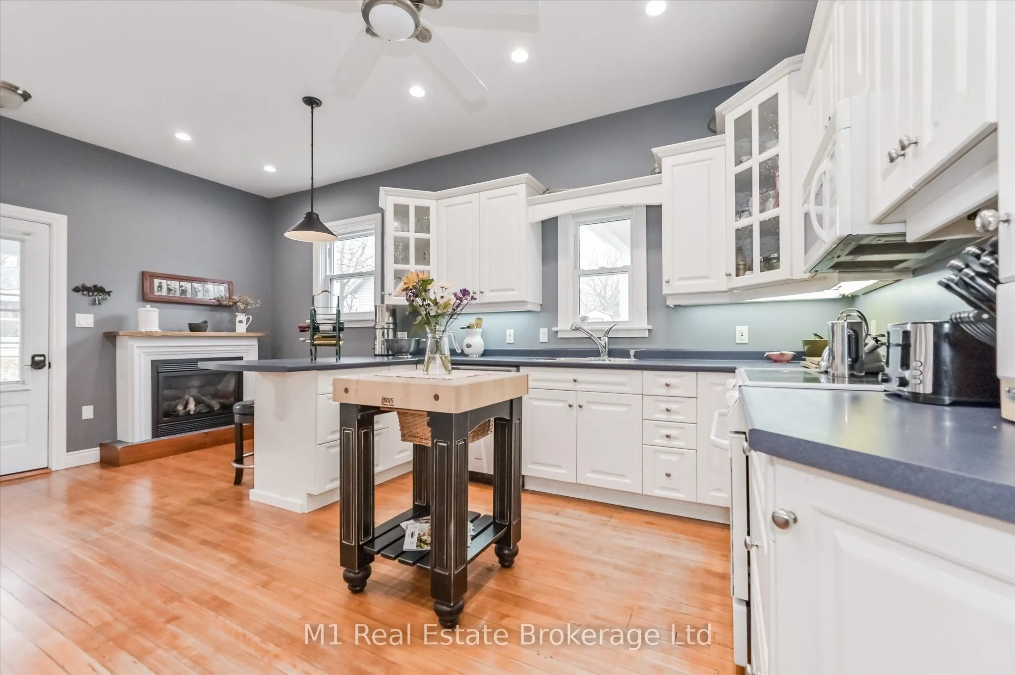 119 John Street W