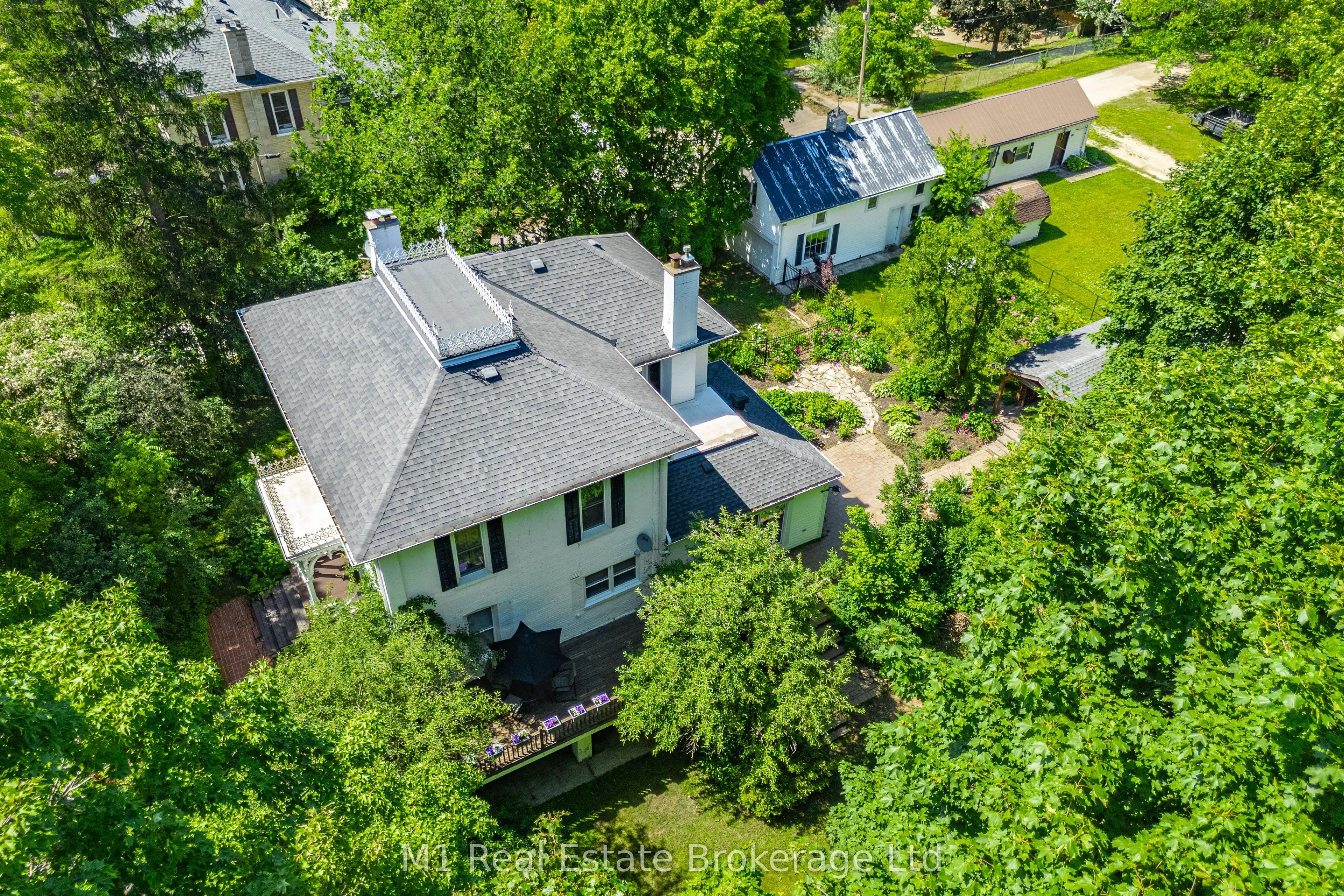119 John Street W