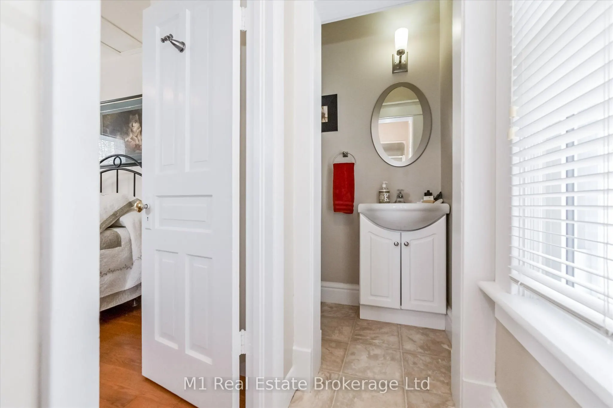 119 John Street W