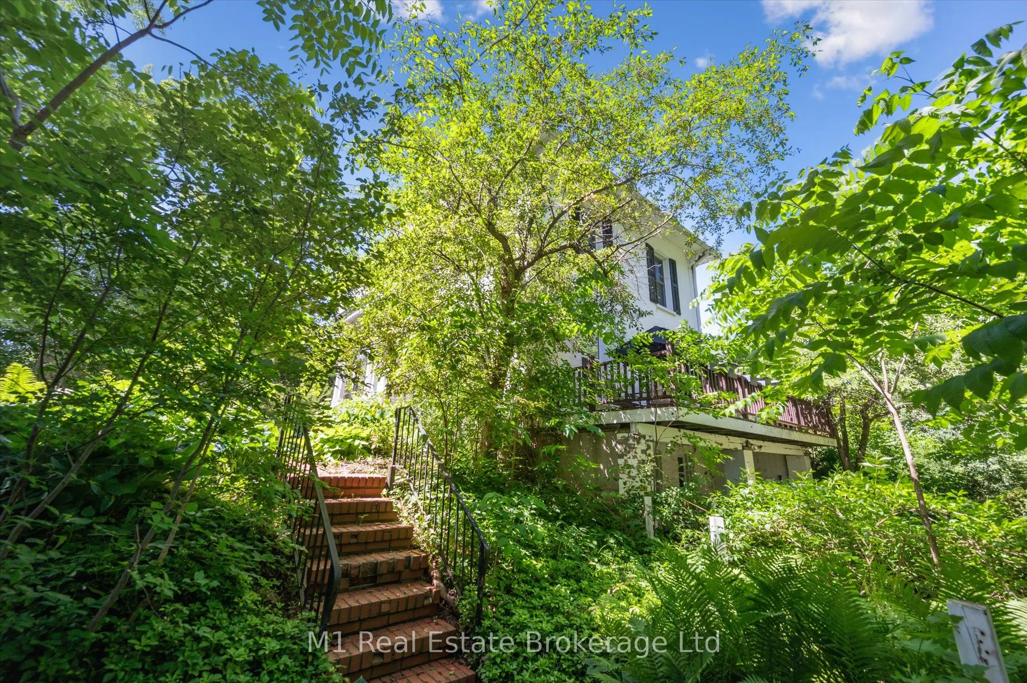 119 John Street W
