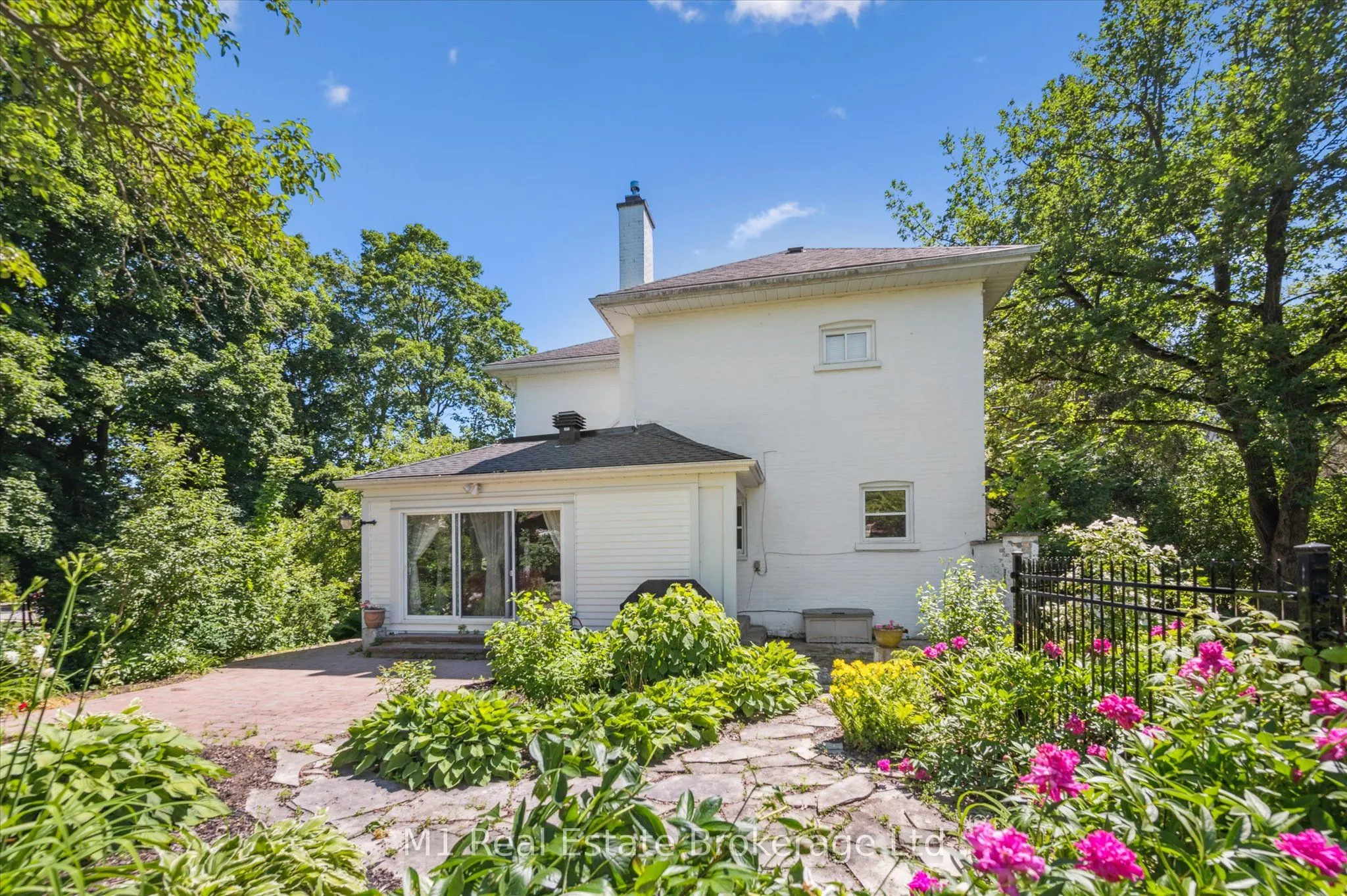 119 John Street W
