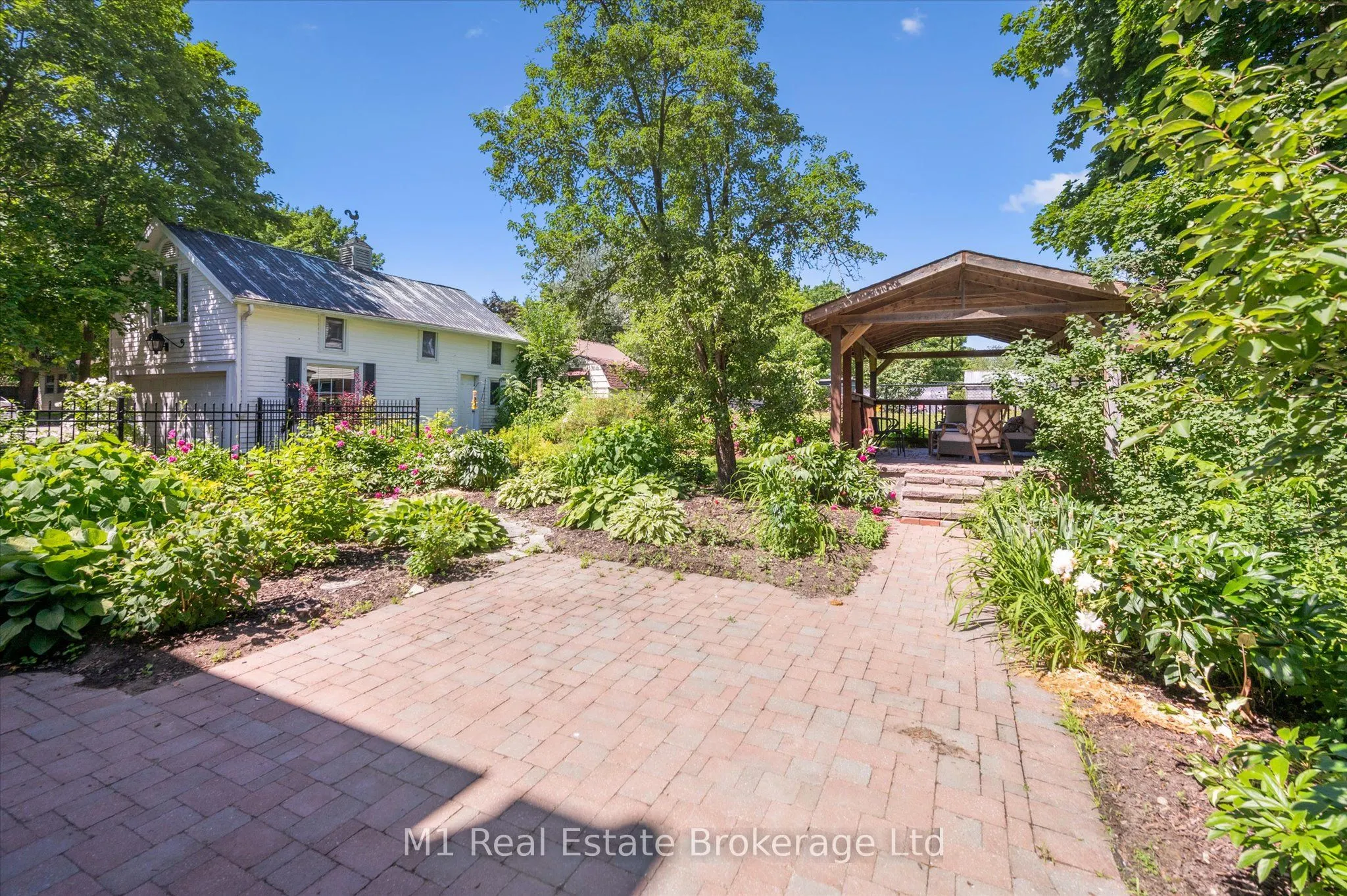 119 John Street W
