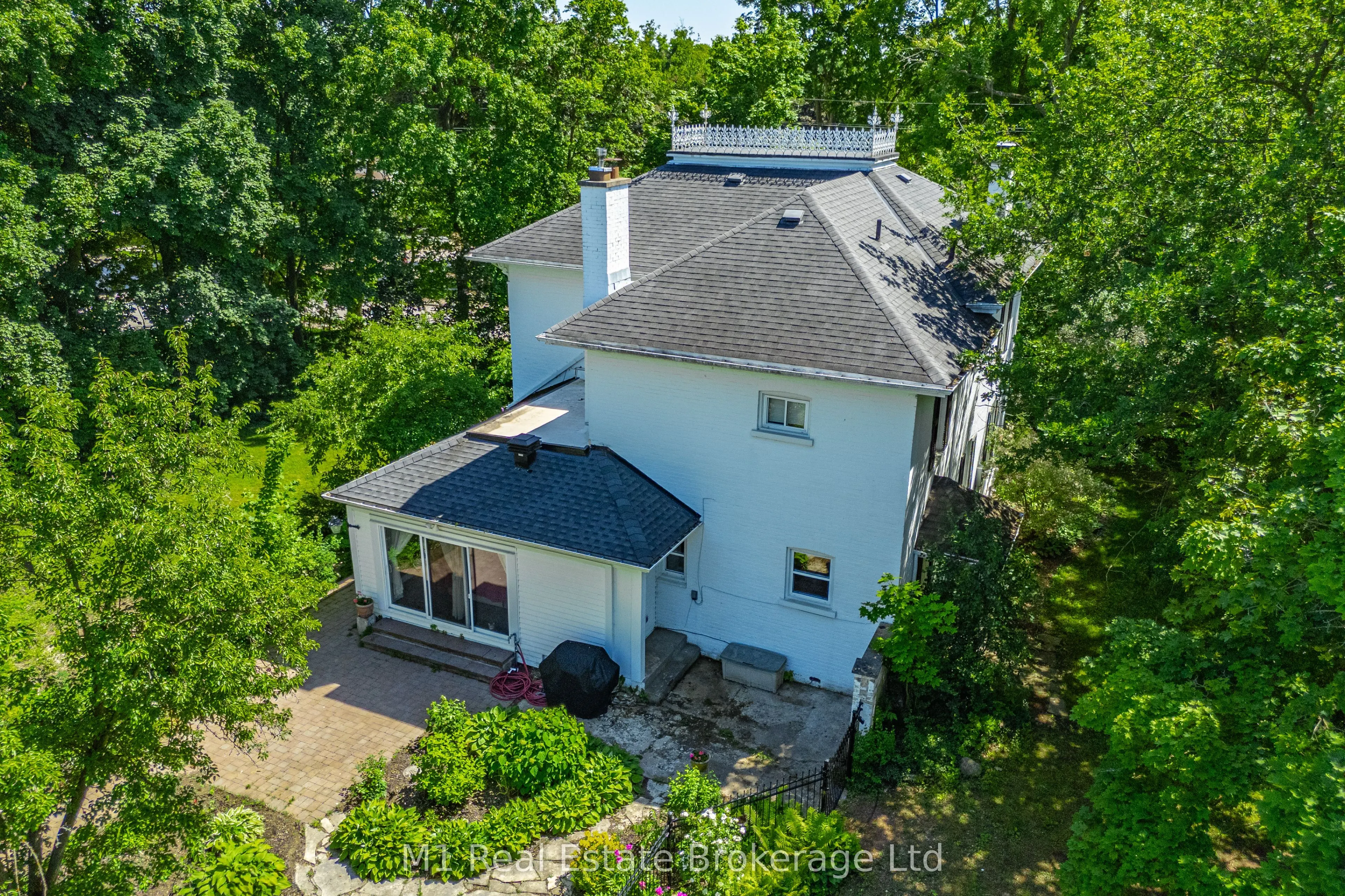 119 John Street W