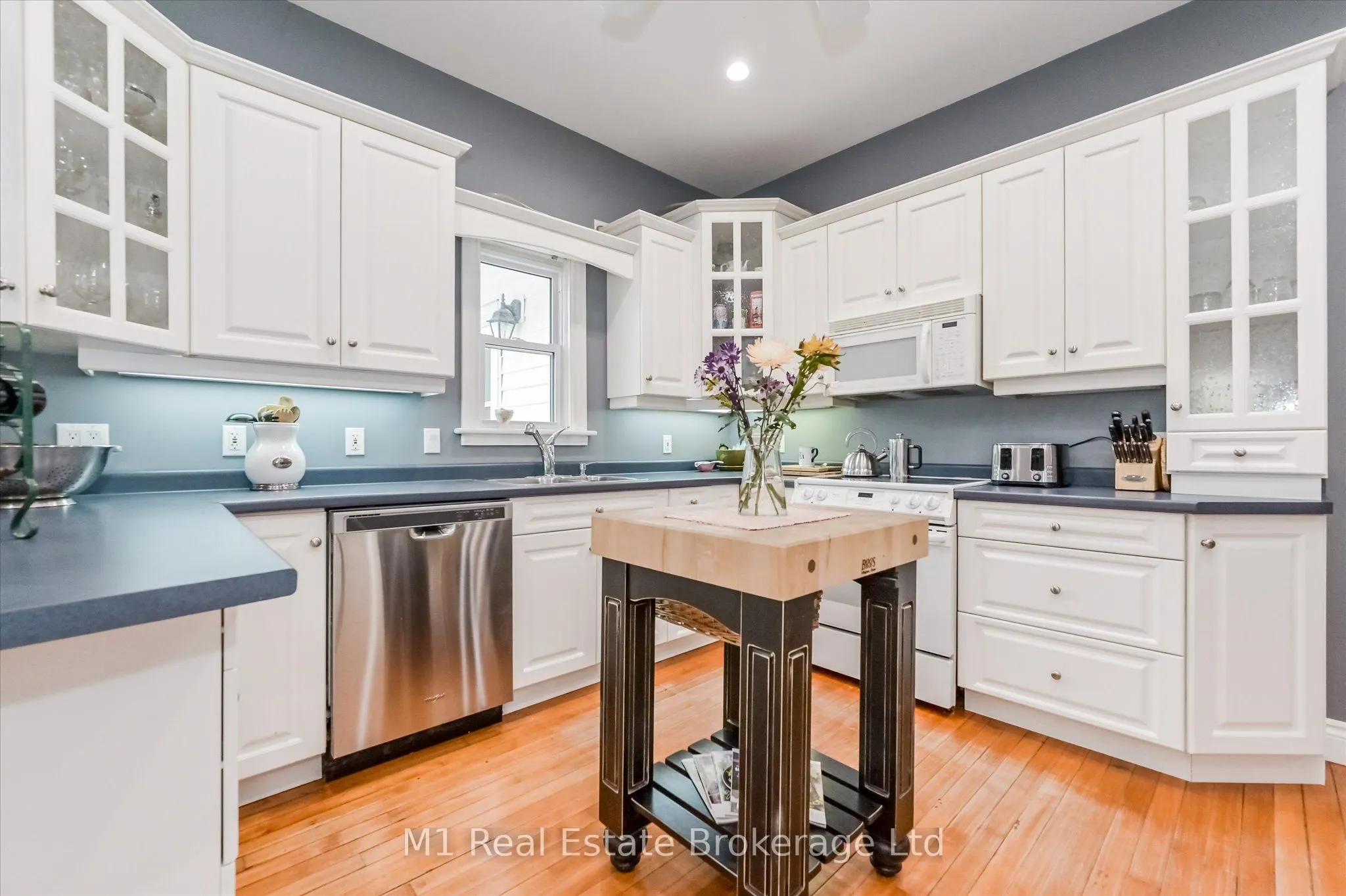 119 John Street W