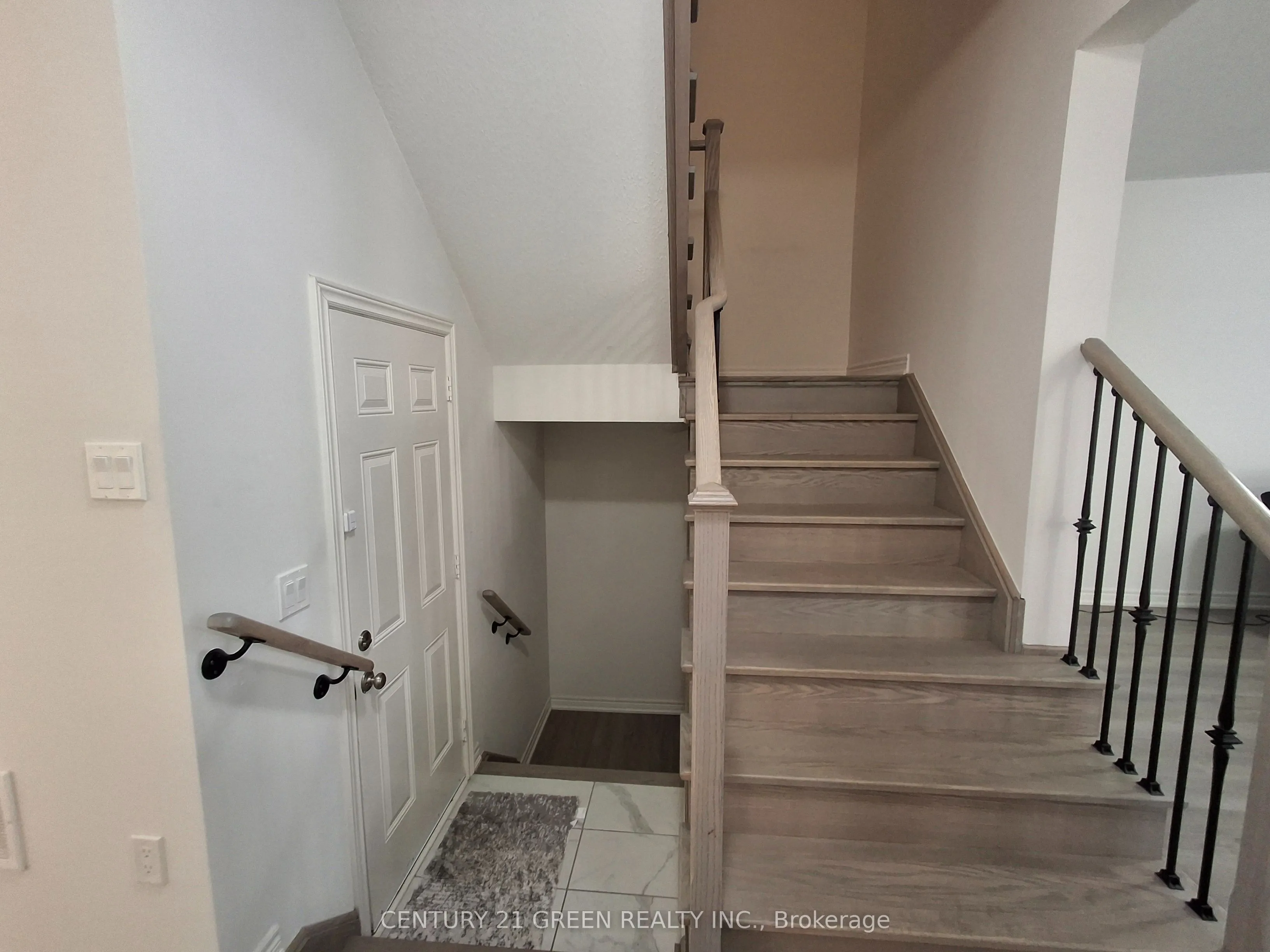 85 Riverwalk Drive N