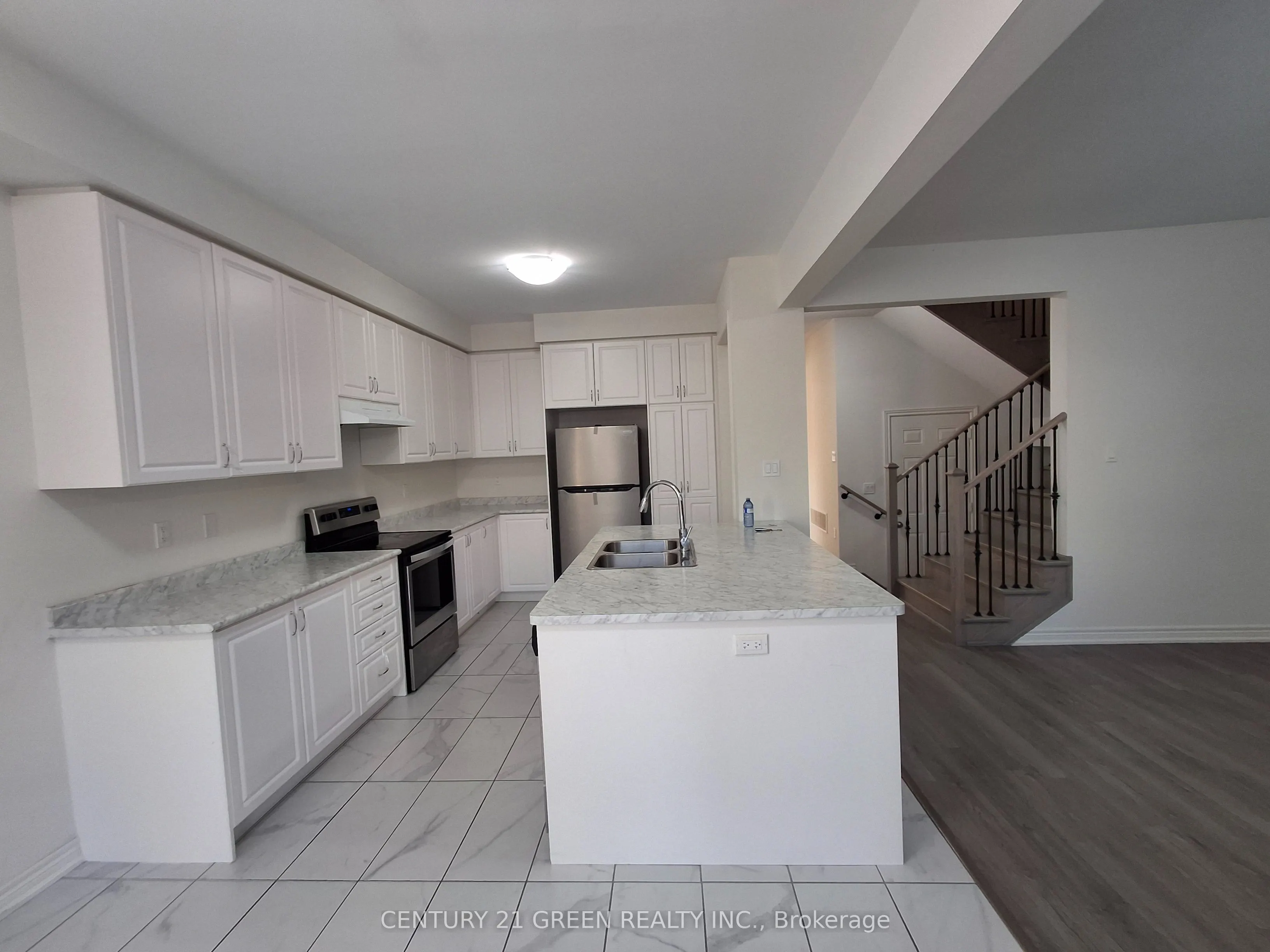 85 Riverwalk Drive N