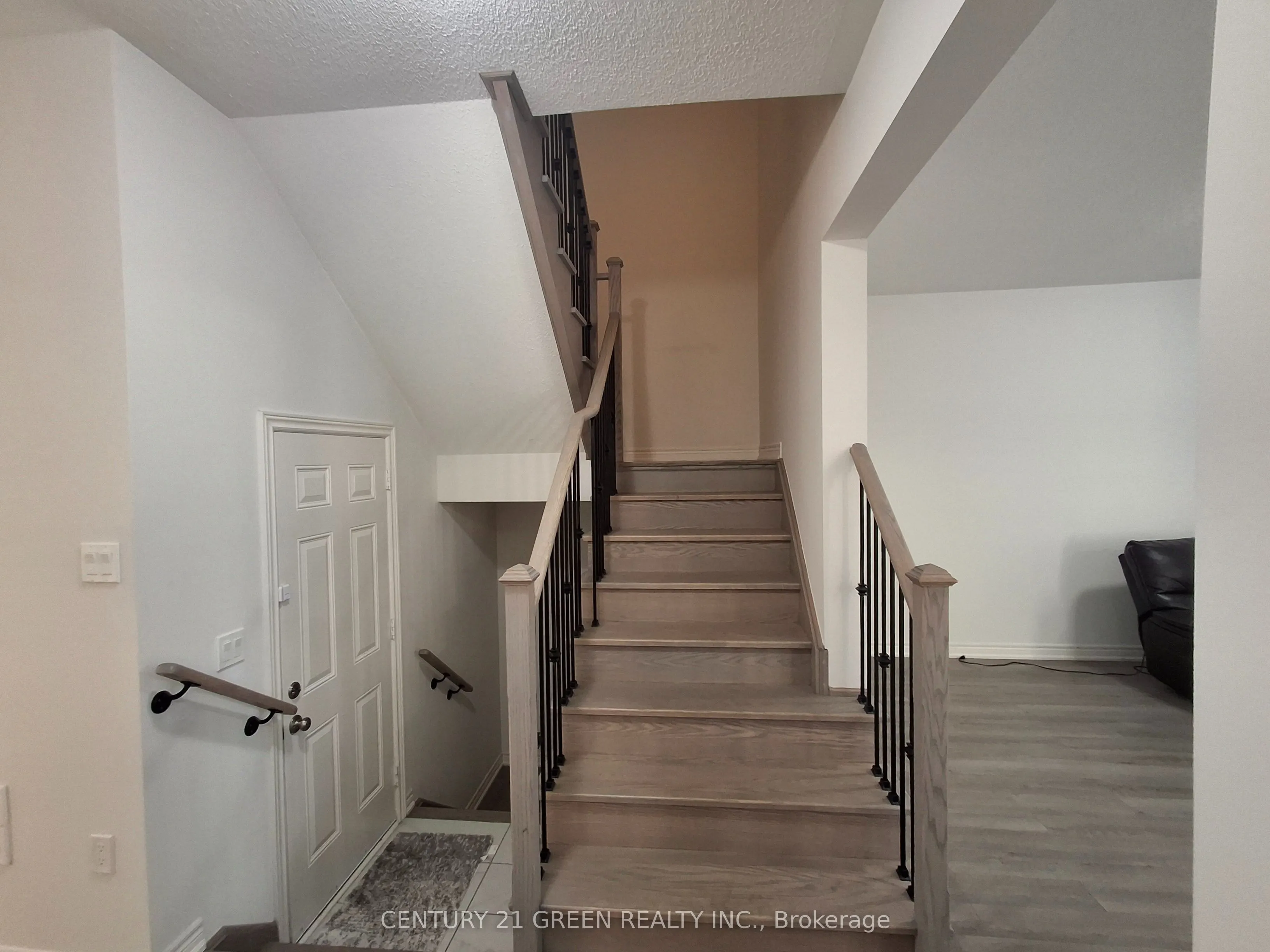 85 Riverwalk Drive N