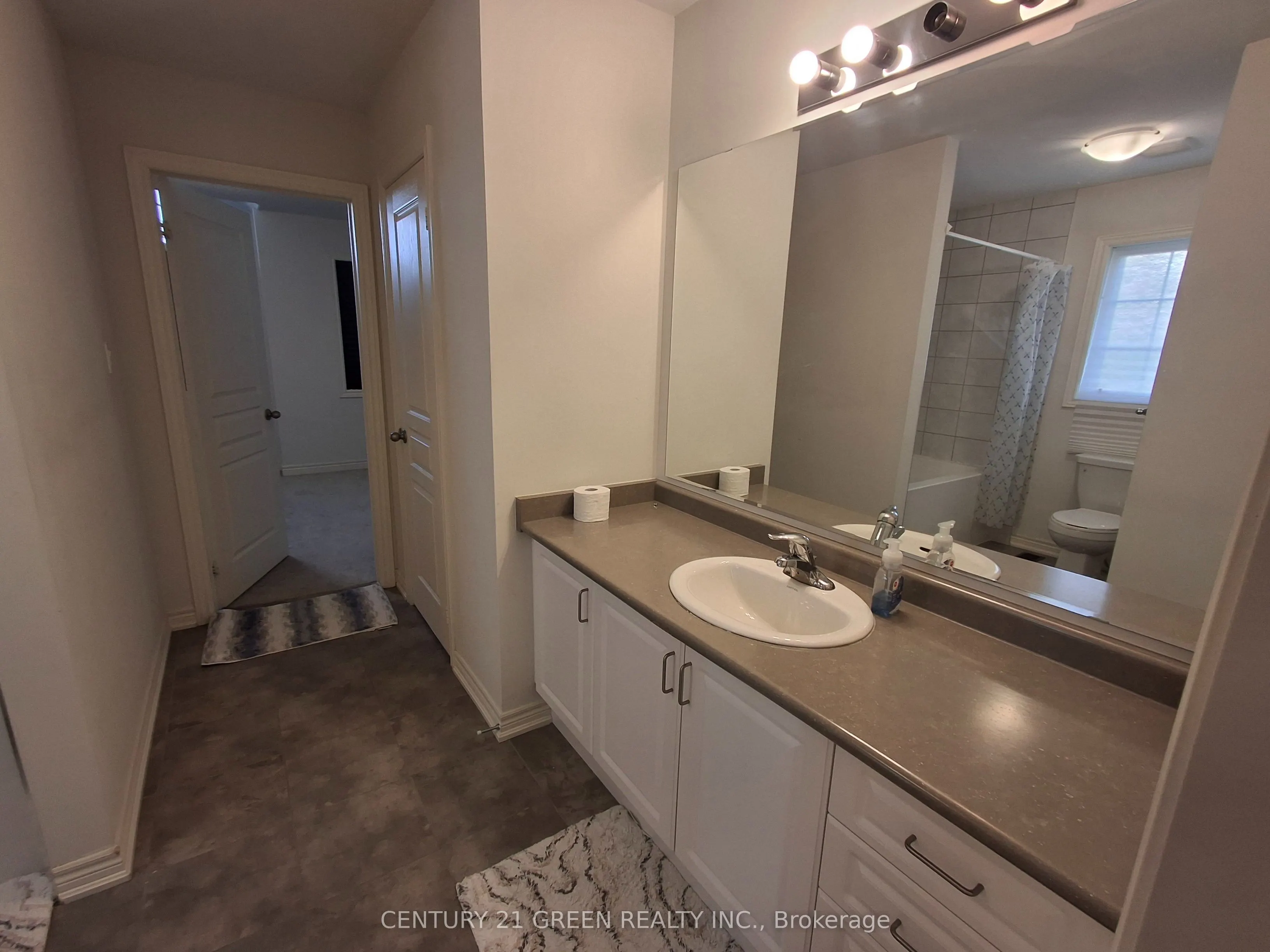 85 Riverwalk Drive N