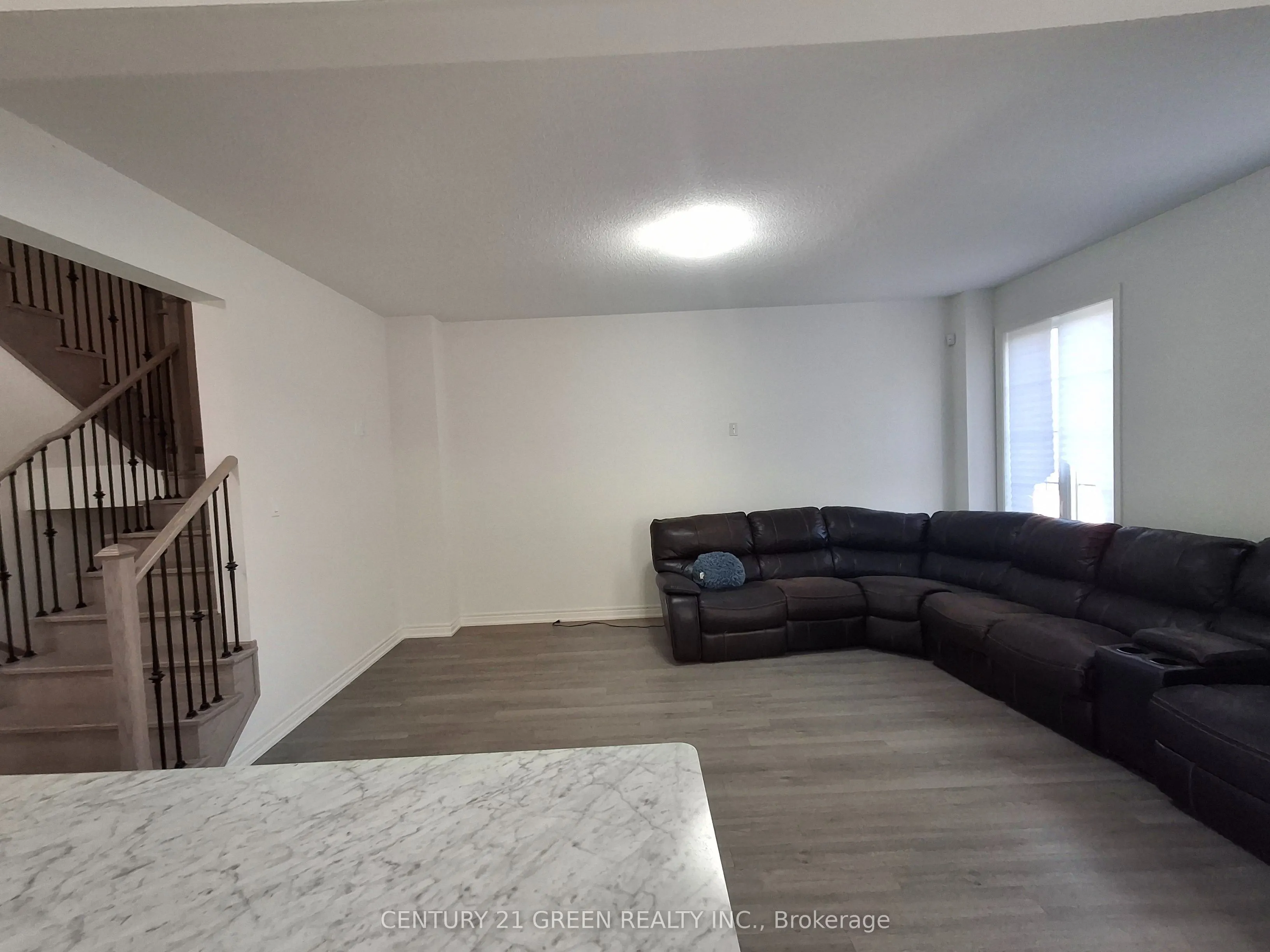 85 Riverwalk Drive N