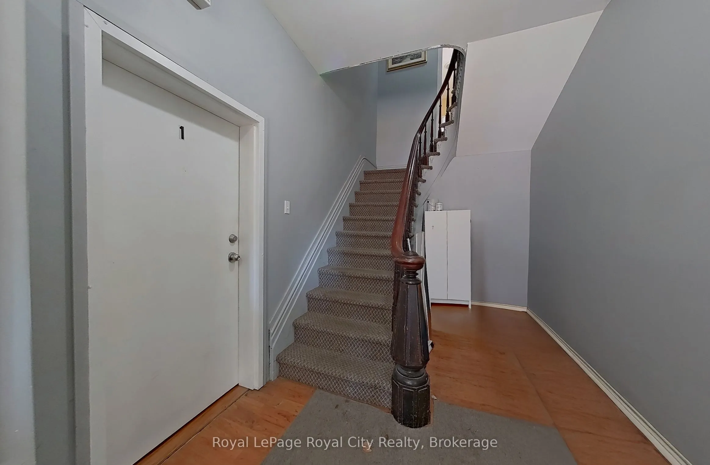 103 Patrick Street E
