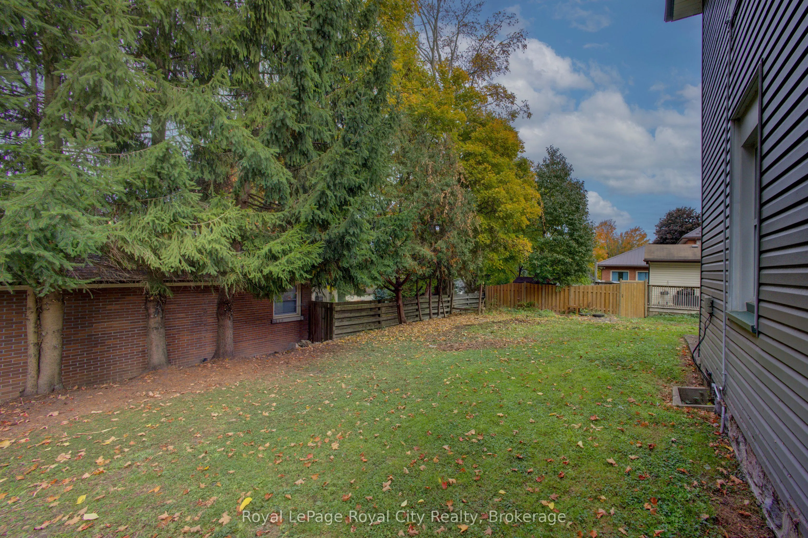 103 Patrick Street E