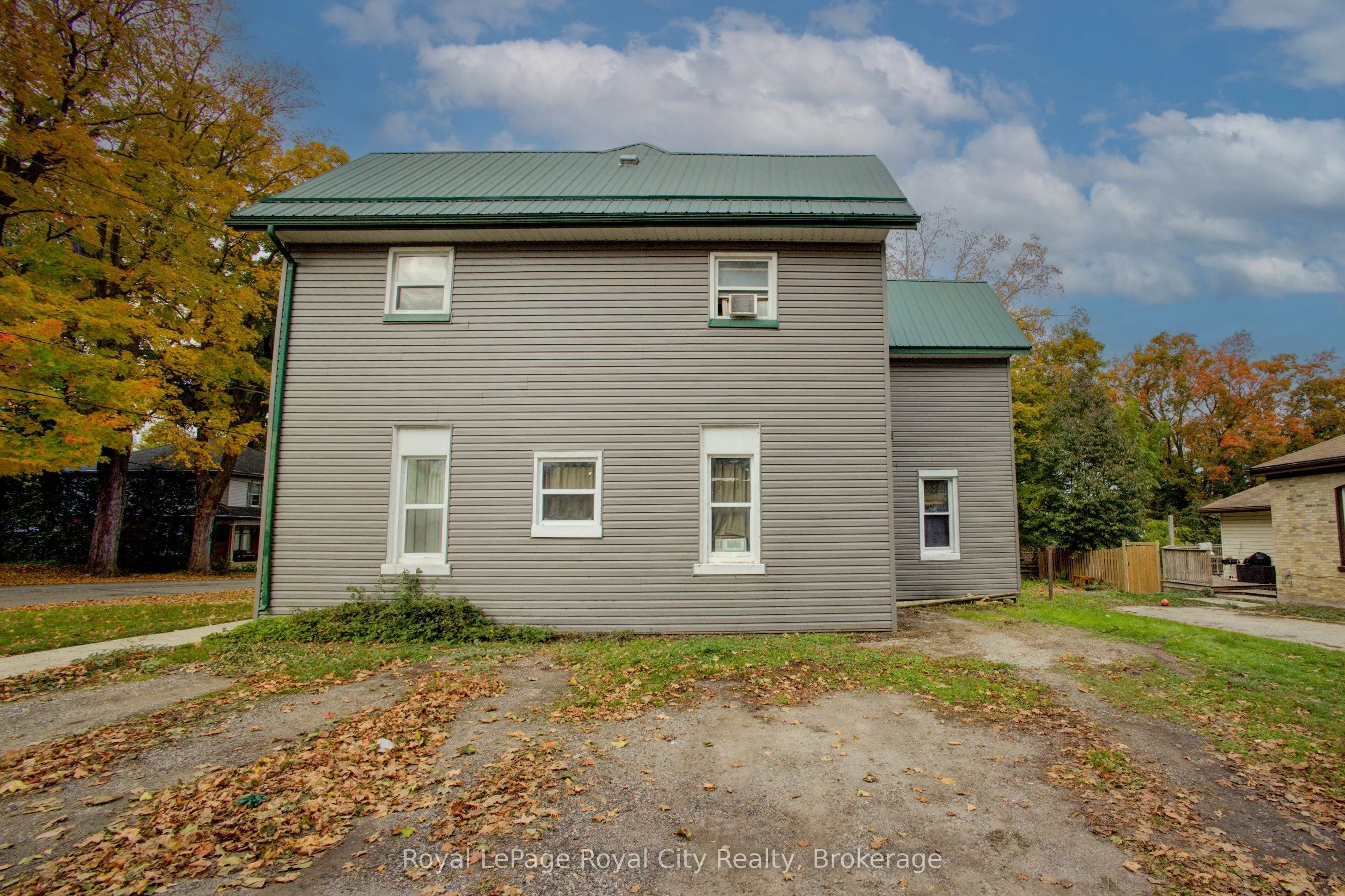 103 Patrick Street E