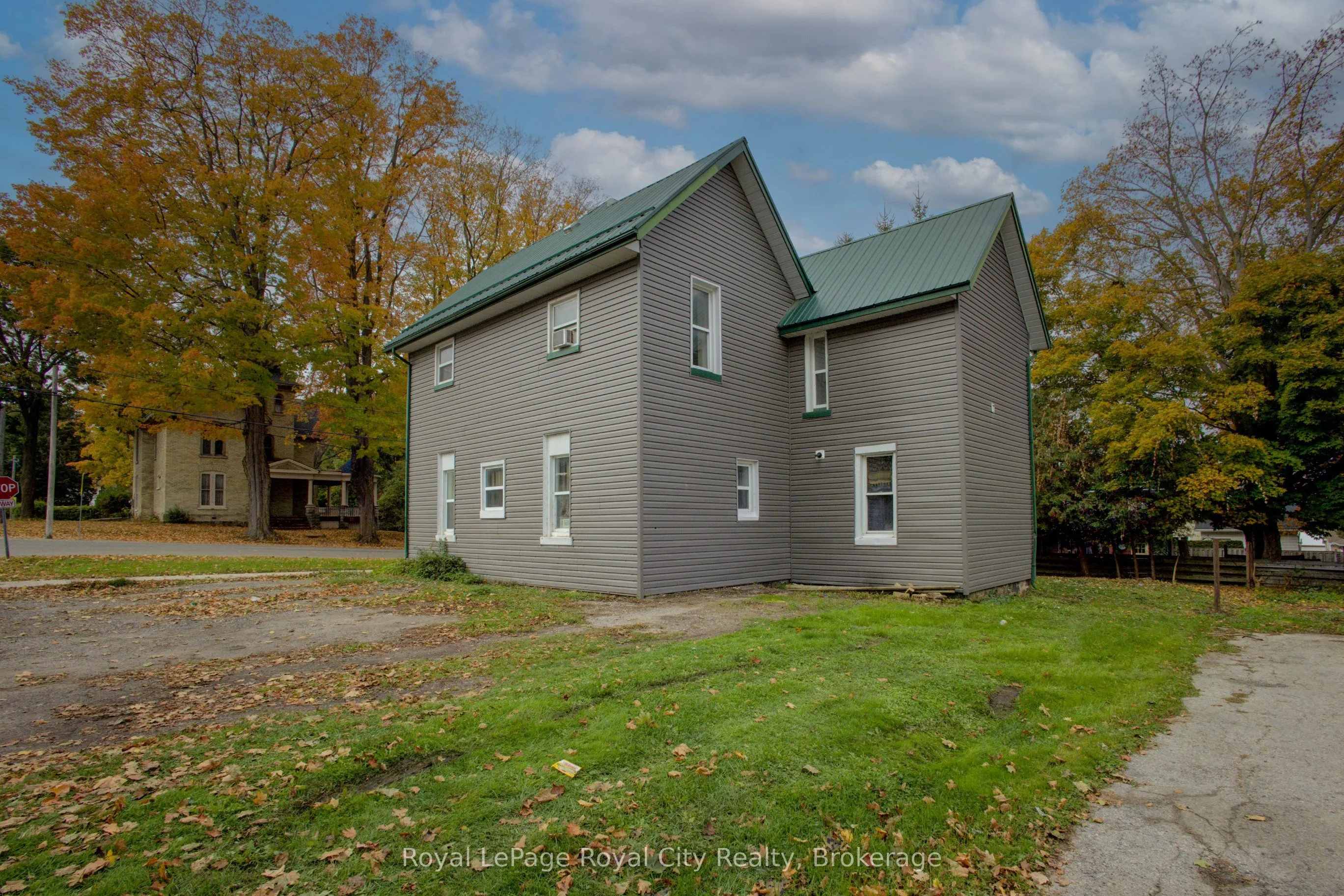 103 Patrick Street E