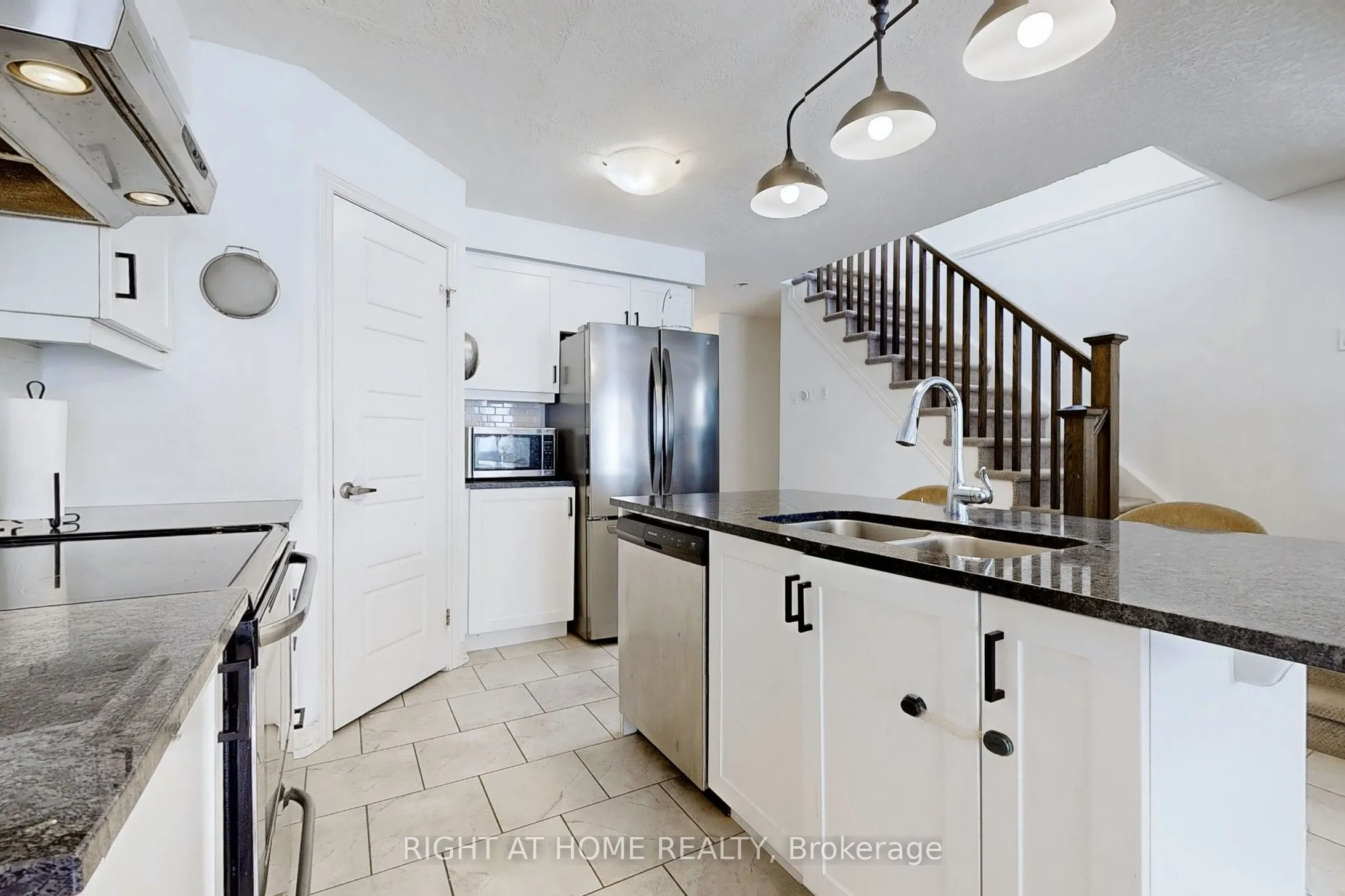 91 poppy Drive E, #13
