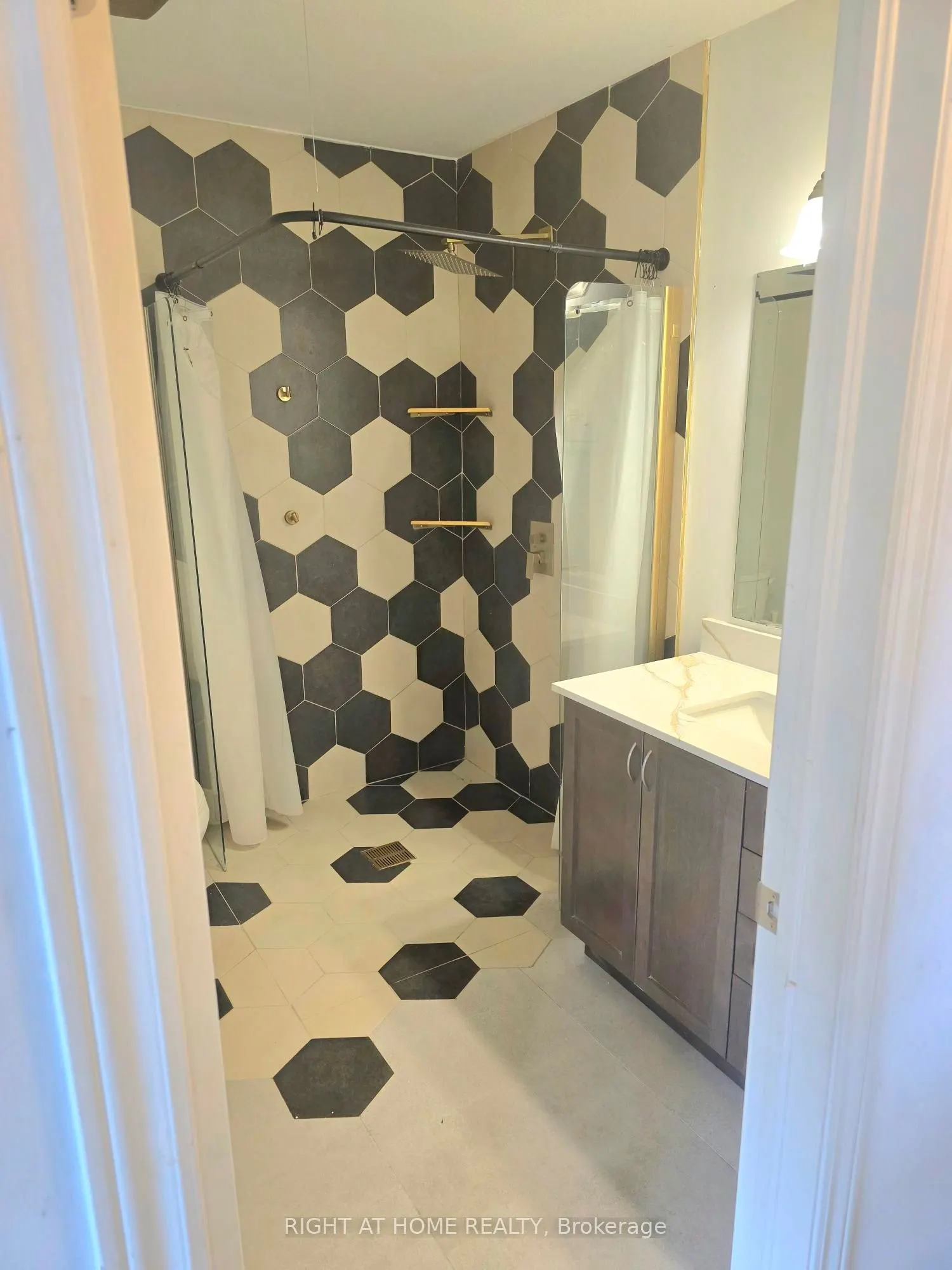 91 poppy Drive E, #13
