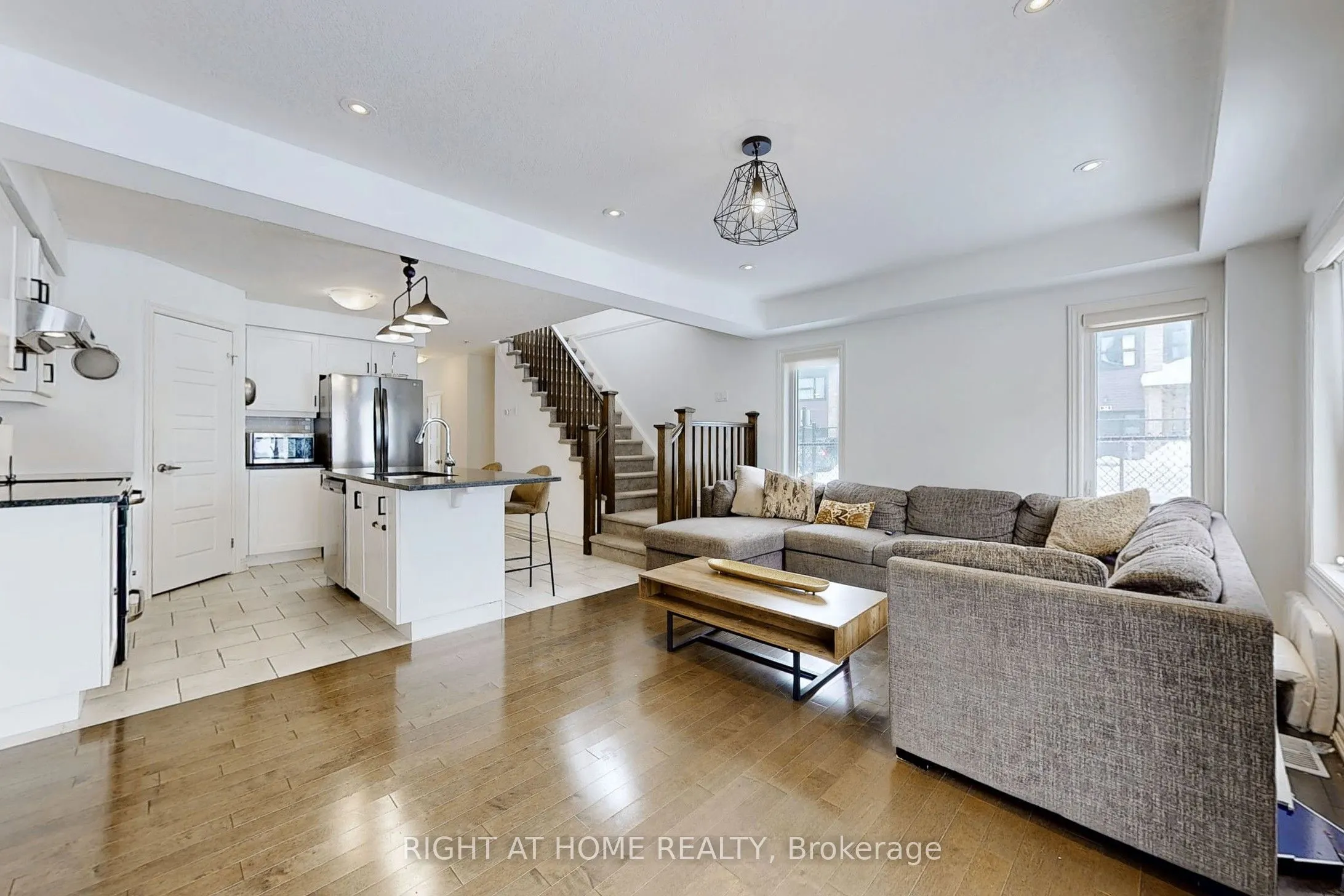 91 poppy Drive E, #13