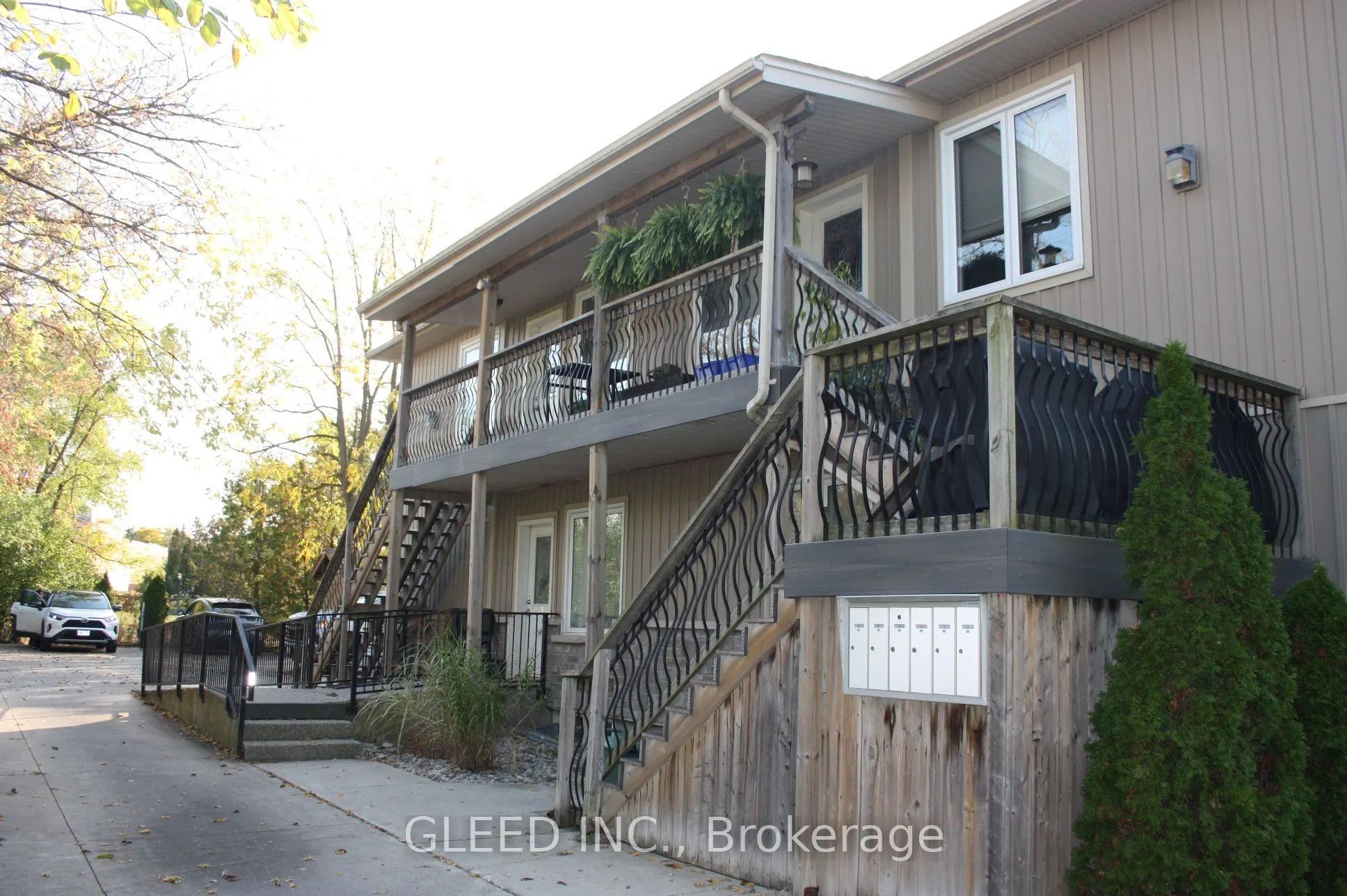629 Base Line Road E