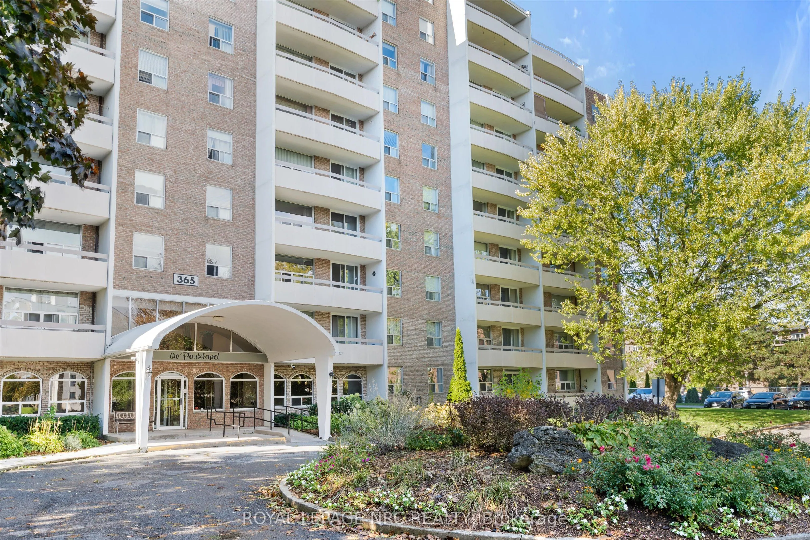 365 Geneva Street, #401
