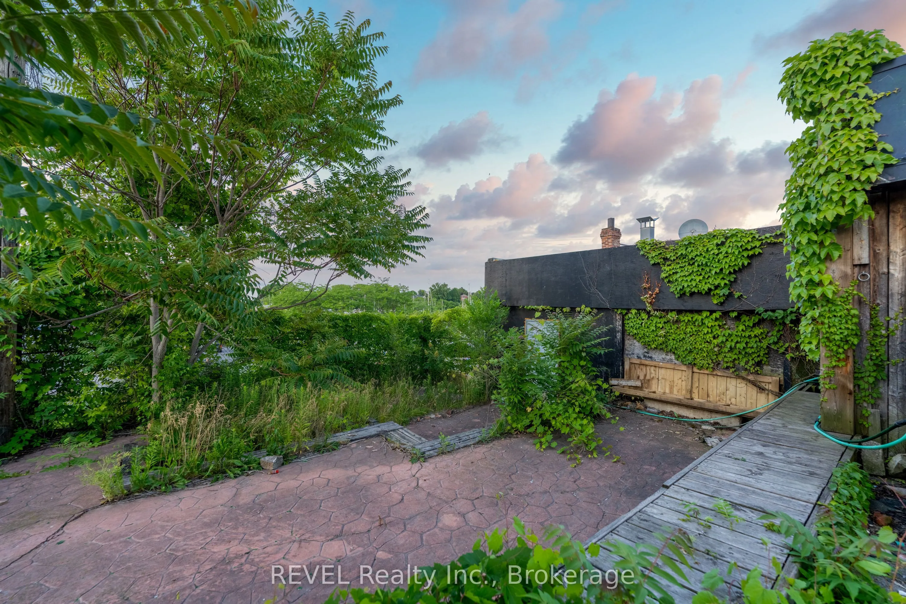 14 Lakeport Road
