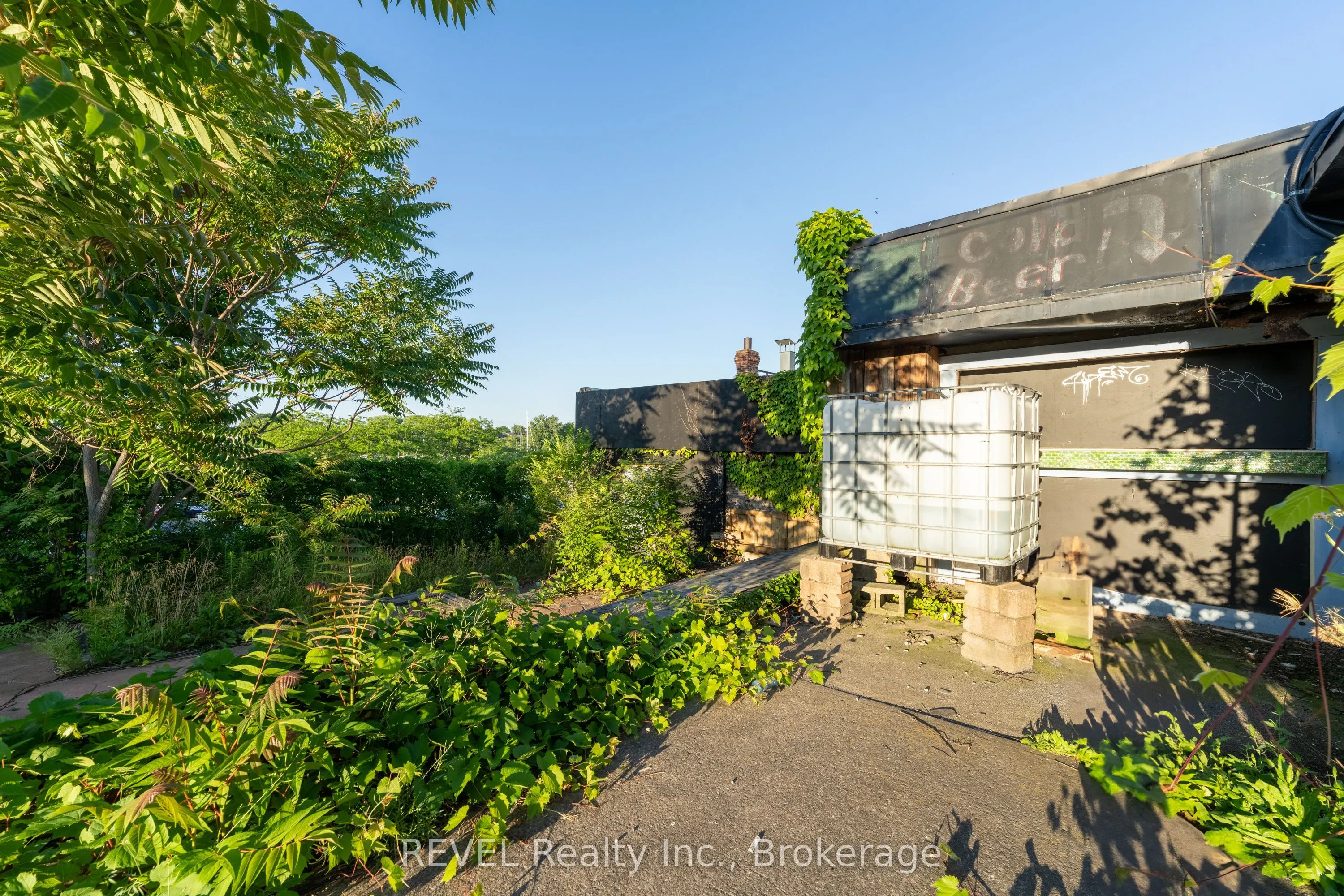14 Lakeport Road