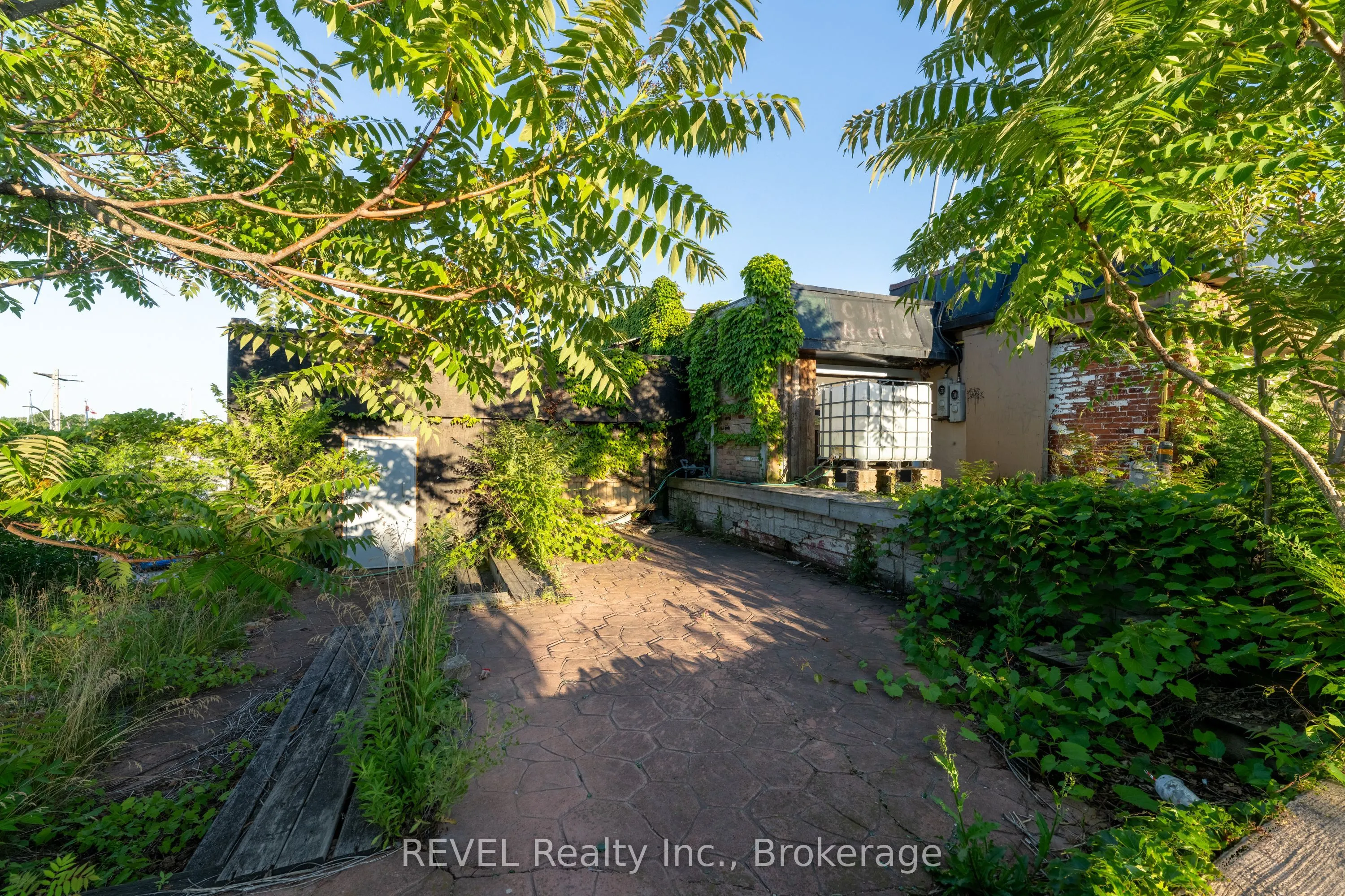 14 Lakeport Road