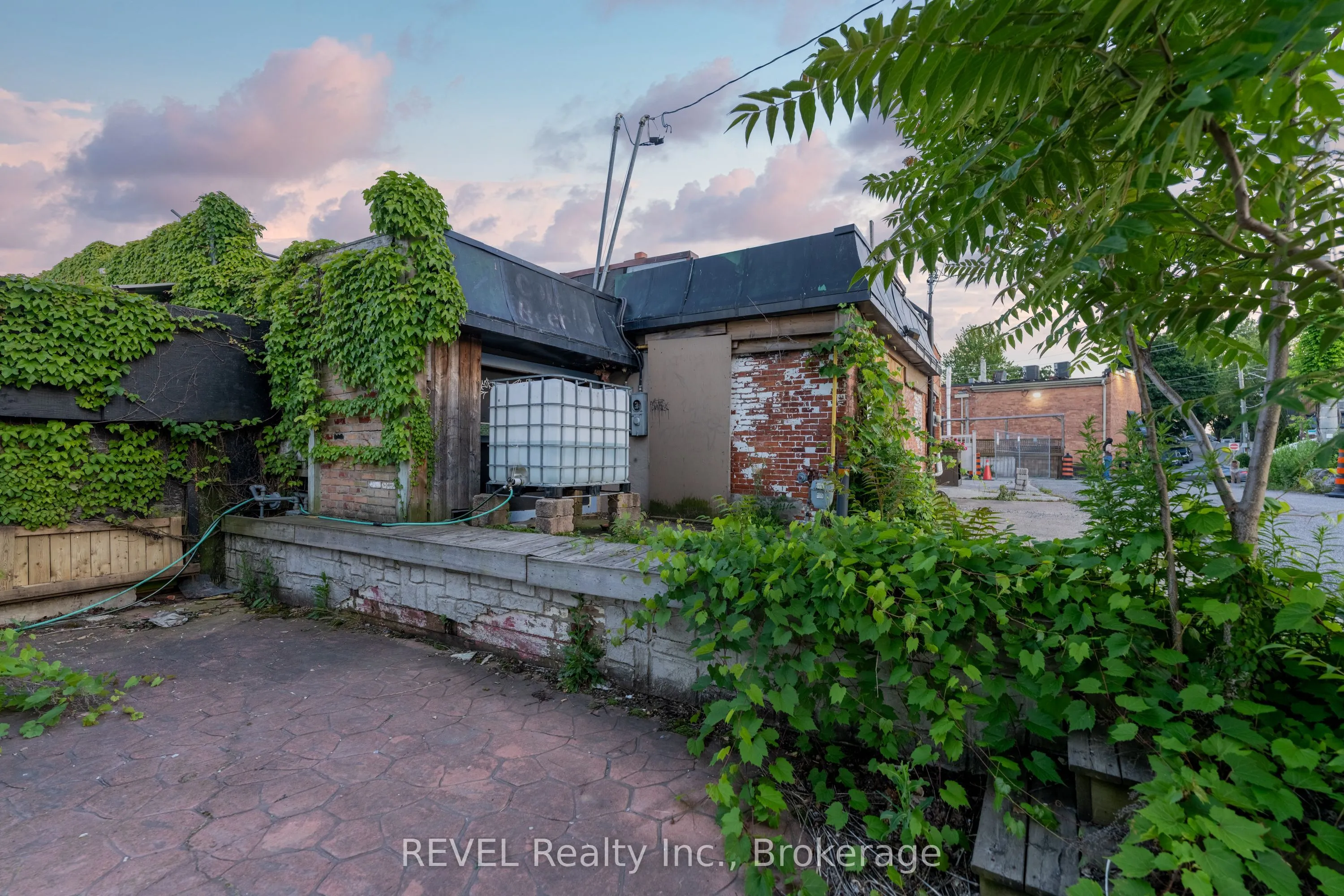 14 Lakeport Road