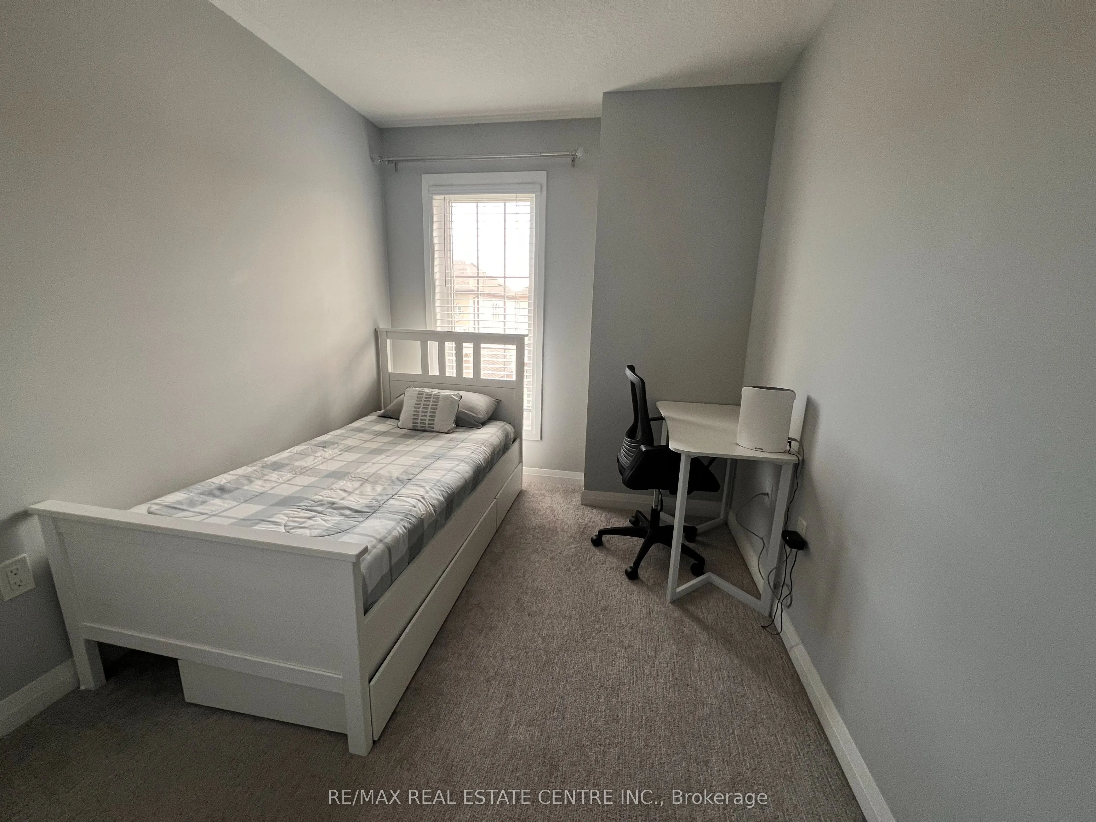 60 Aquarius Crescent