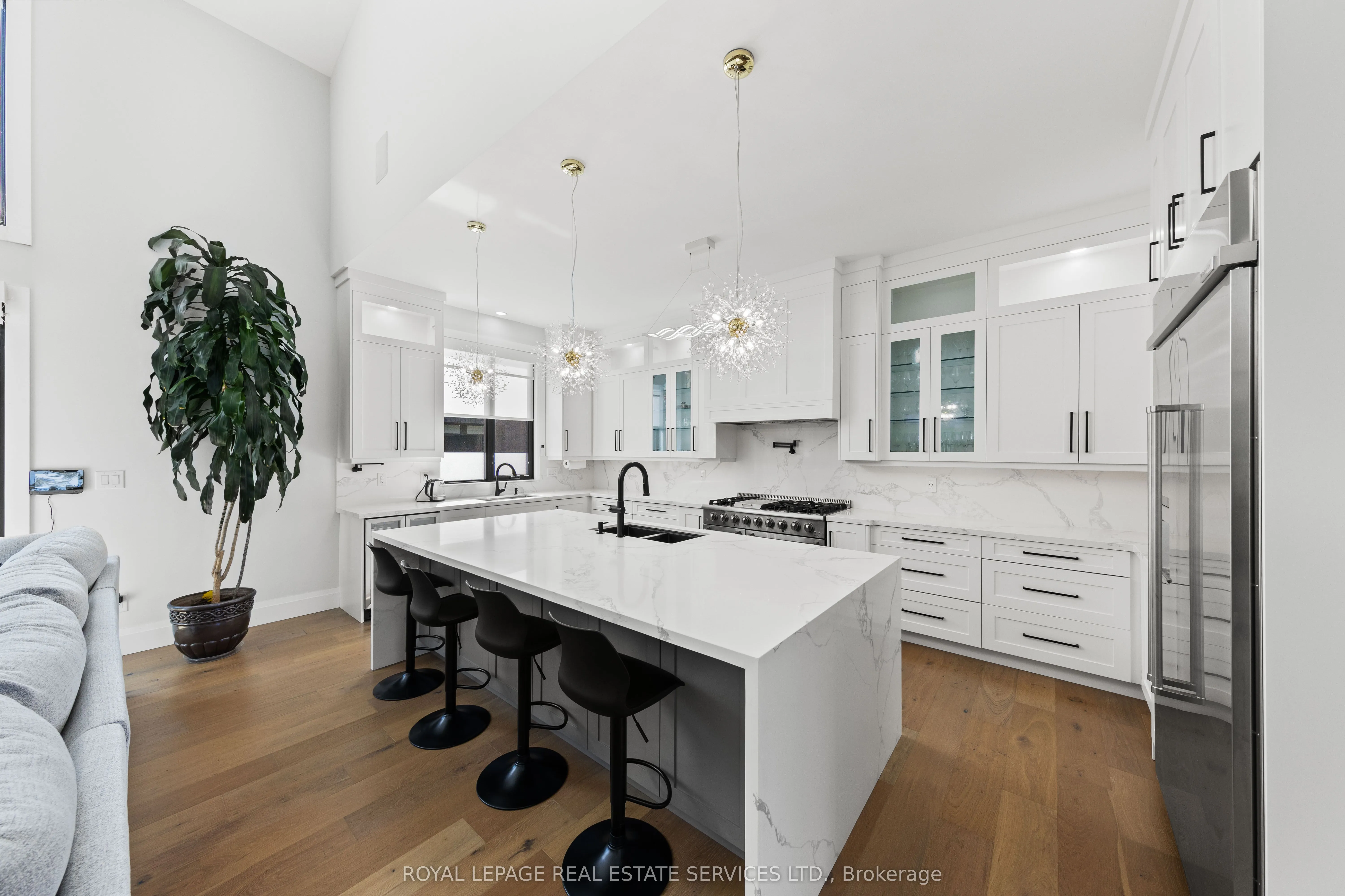118 Barton Boulevard