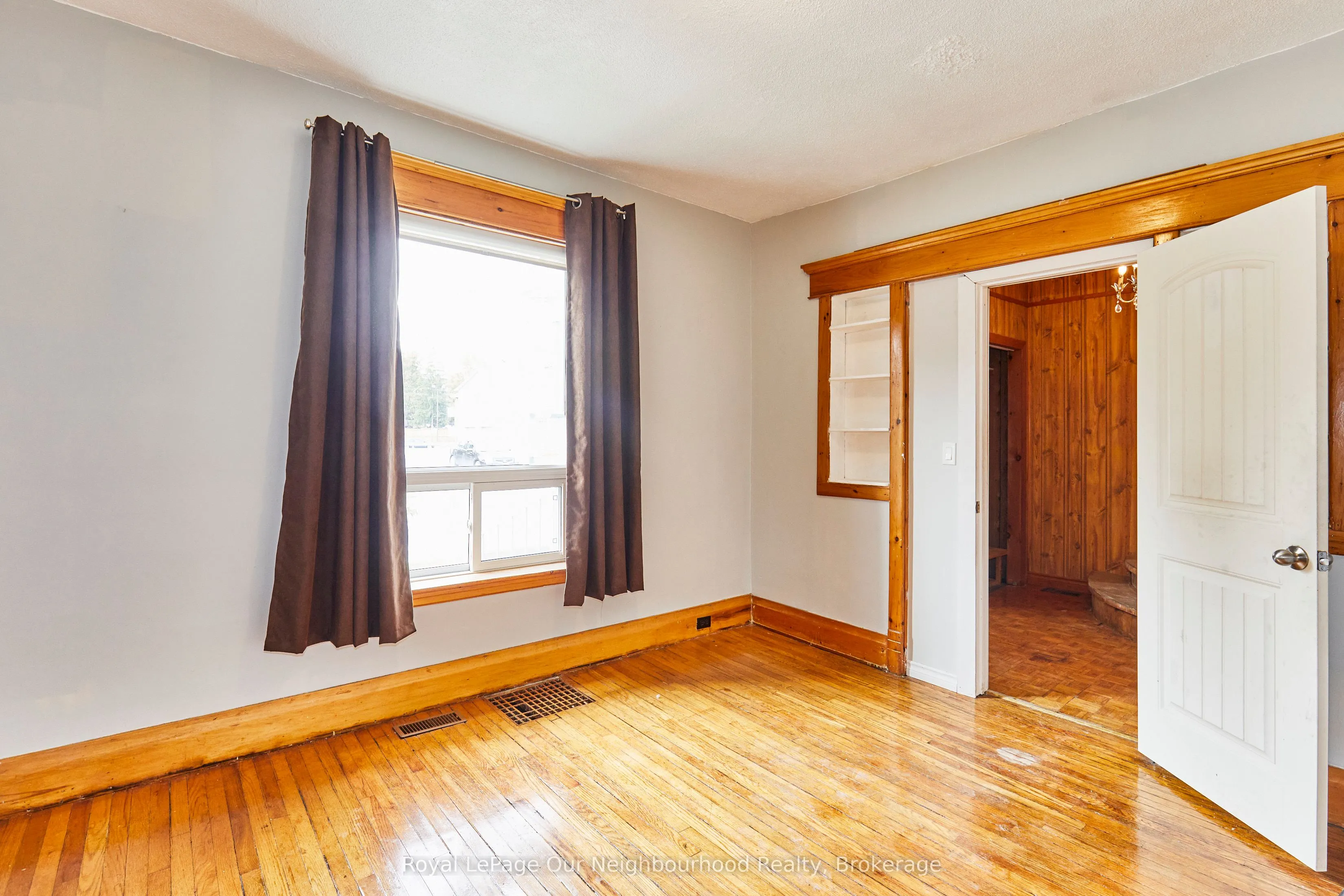 444 George Street S