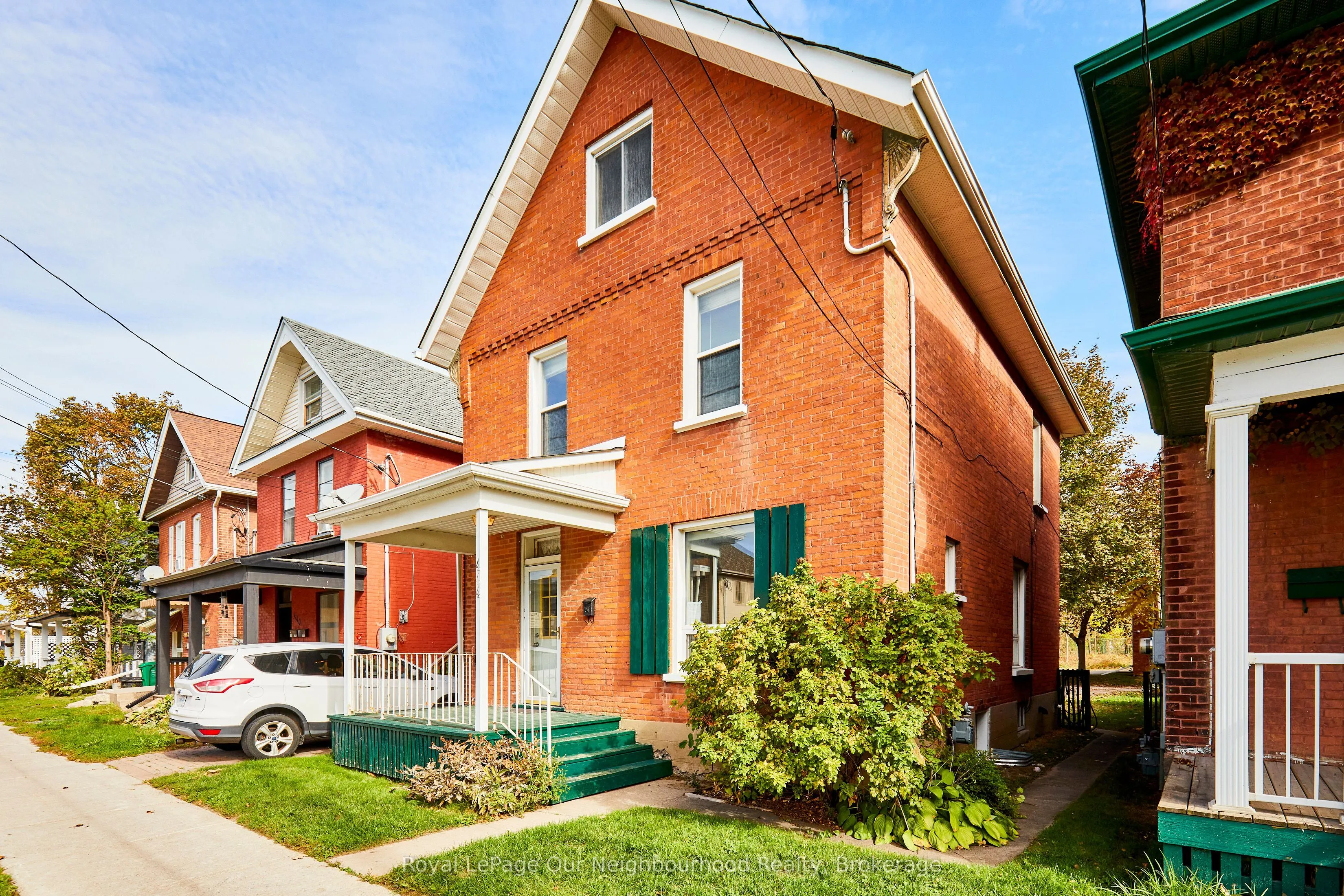 444 George Street S