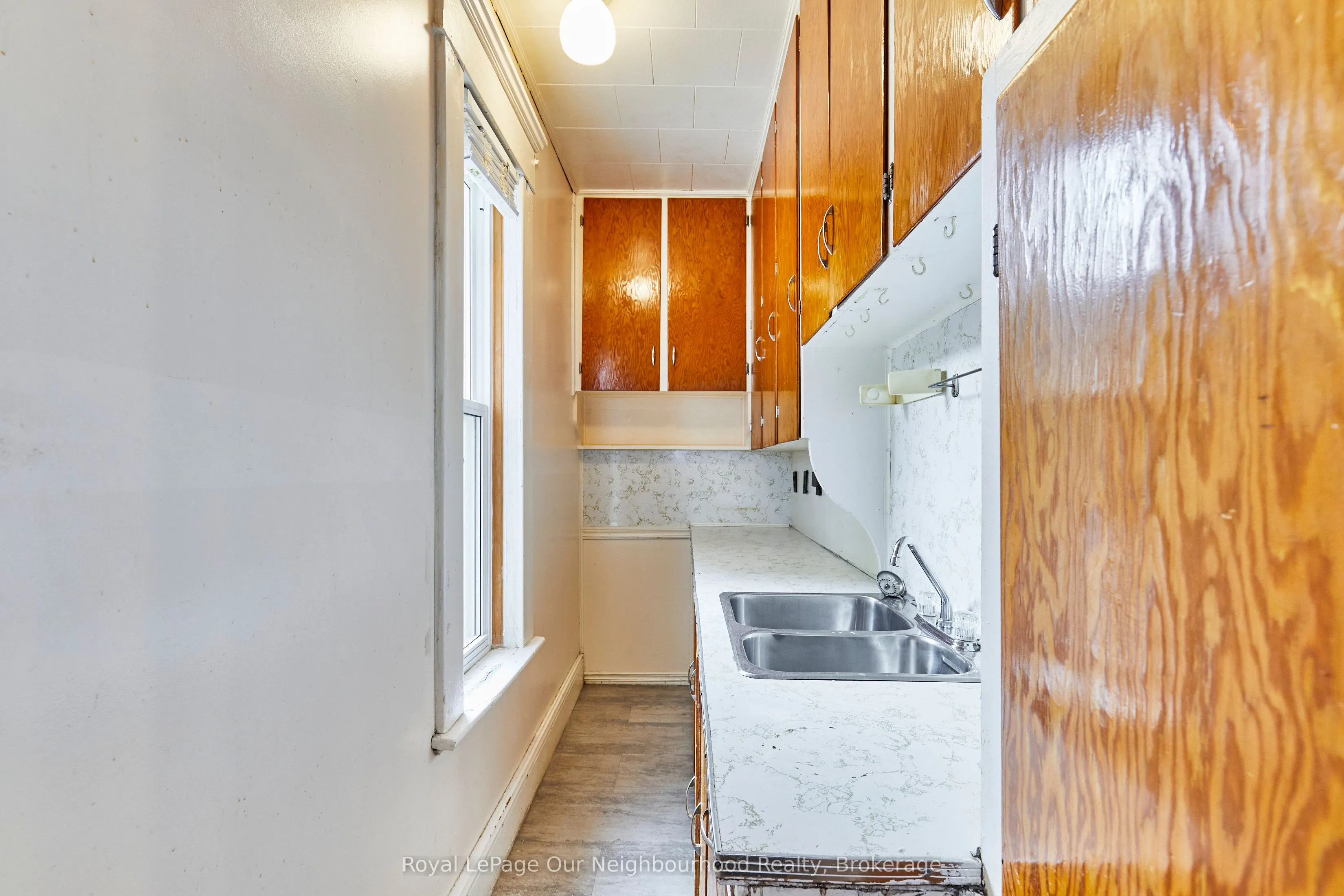 444 George Street S