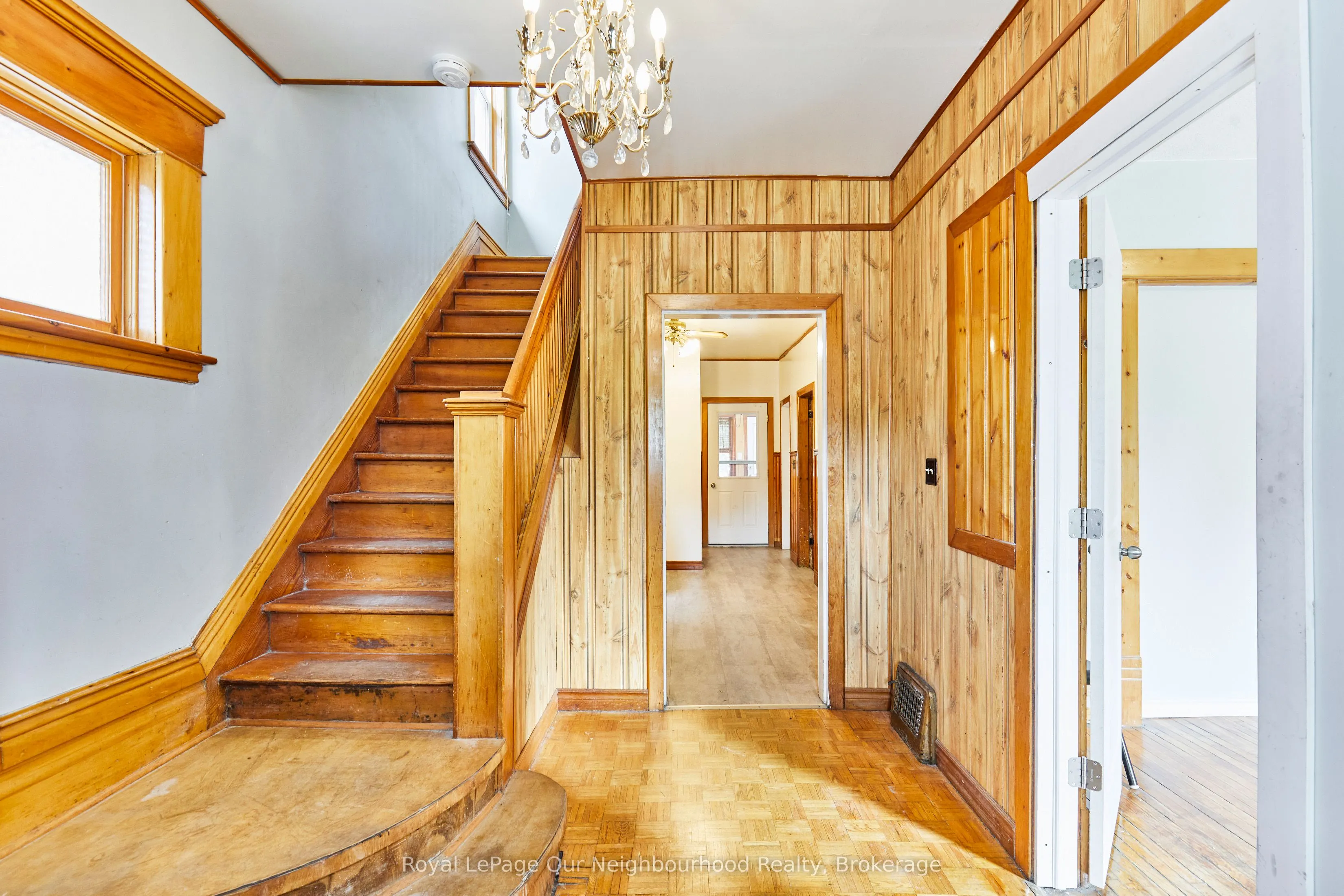 444 George Street S