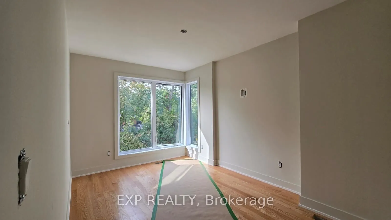 512 Roosevelt Avenue, ##A