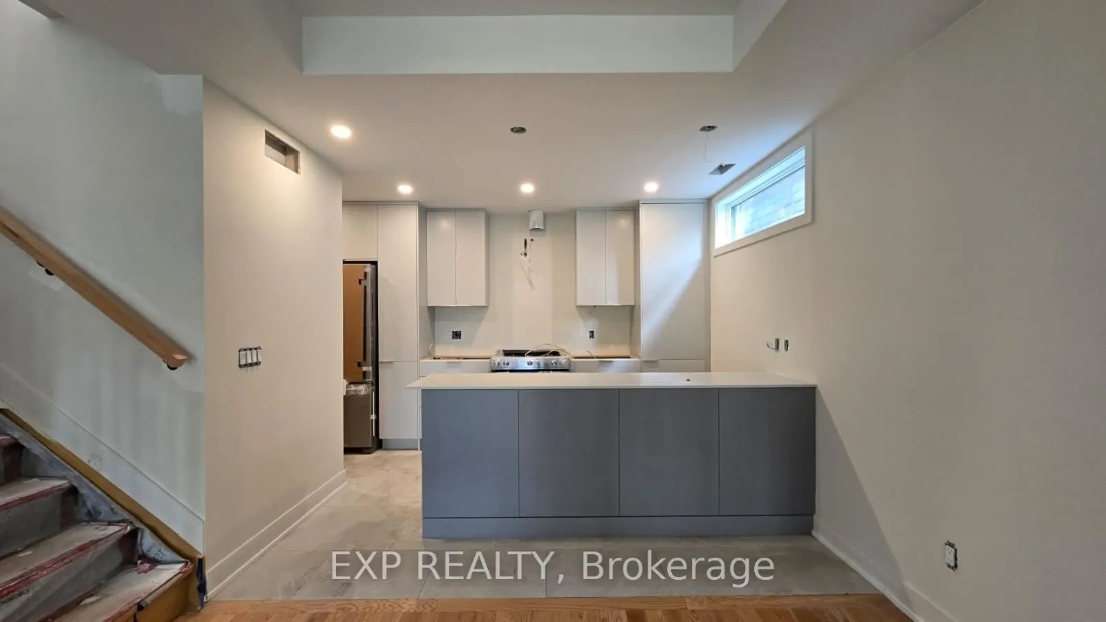 512 Roosevelt Avenue, ##A