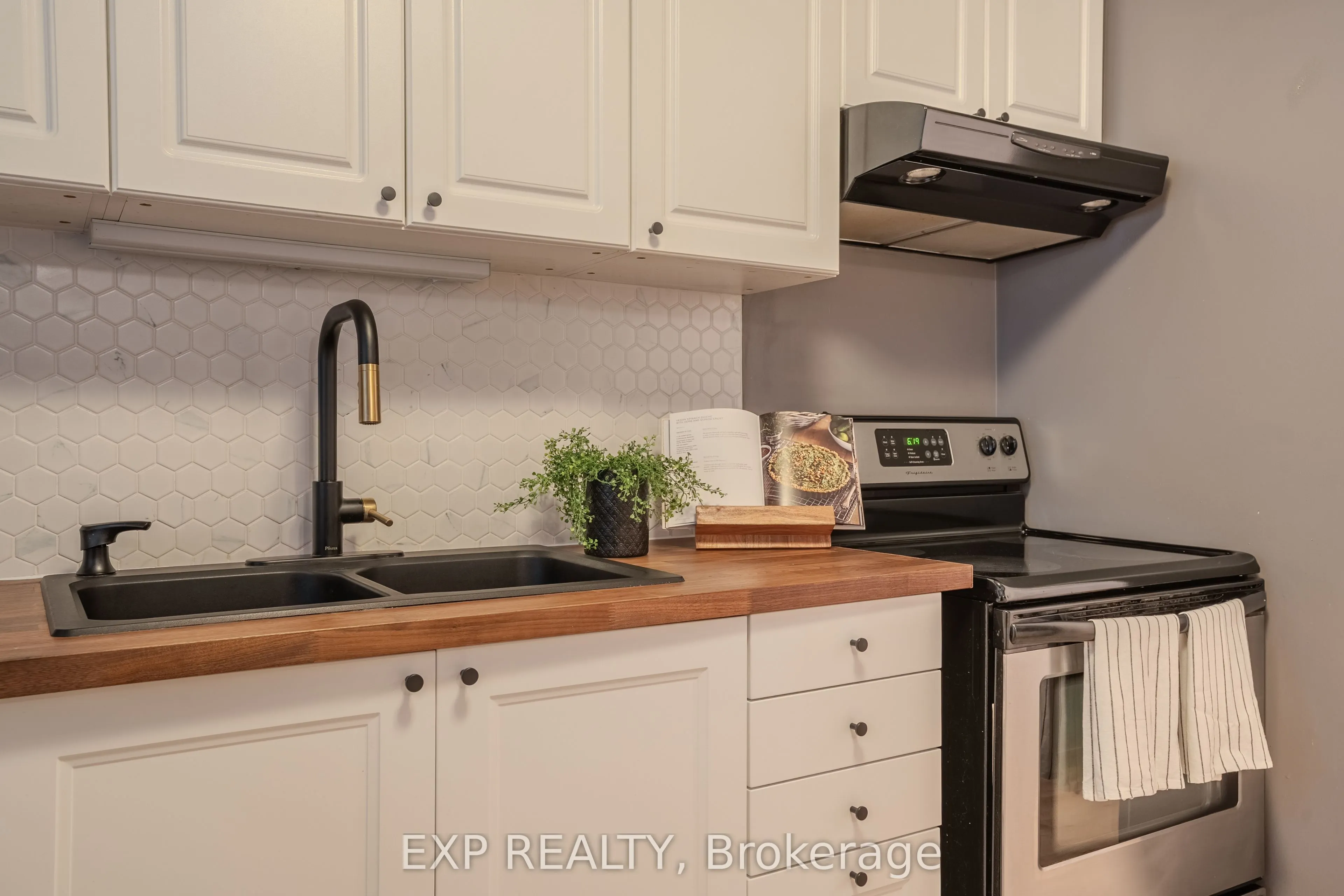 38 Elma Street, #8