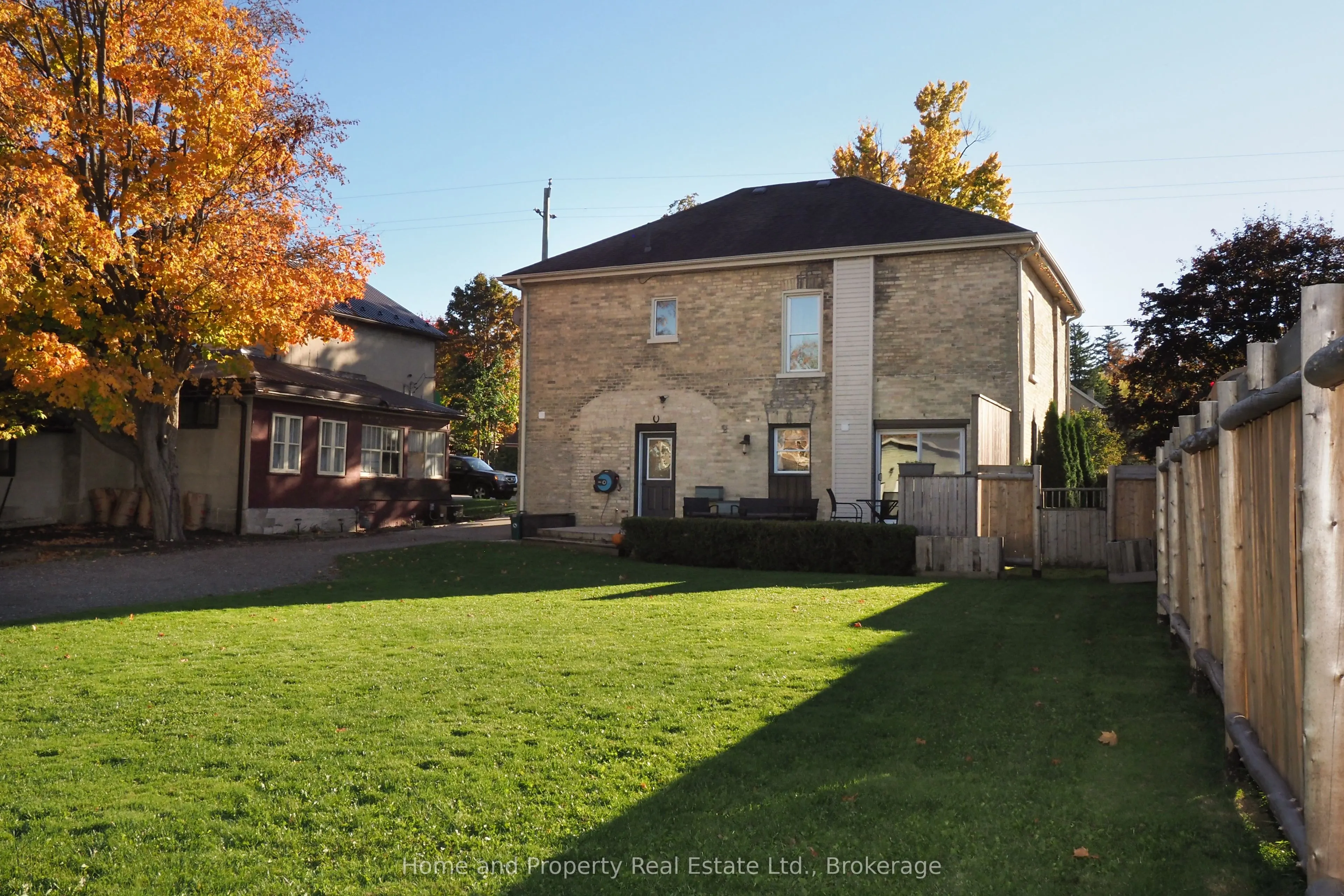 26 Main Street E