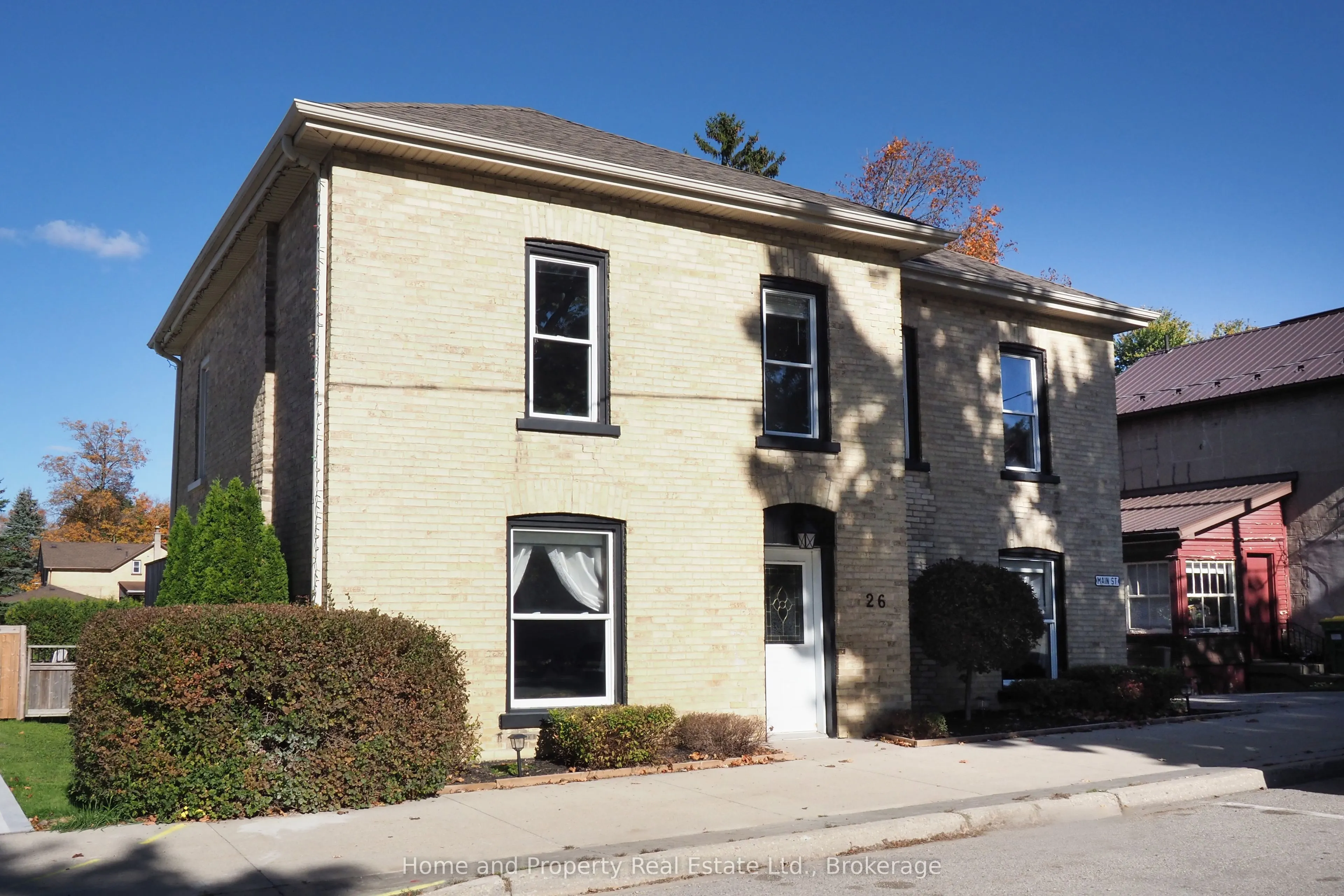 26 Main Street E