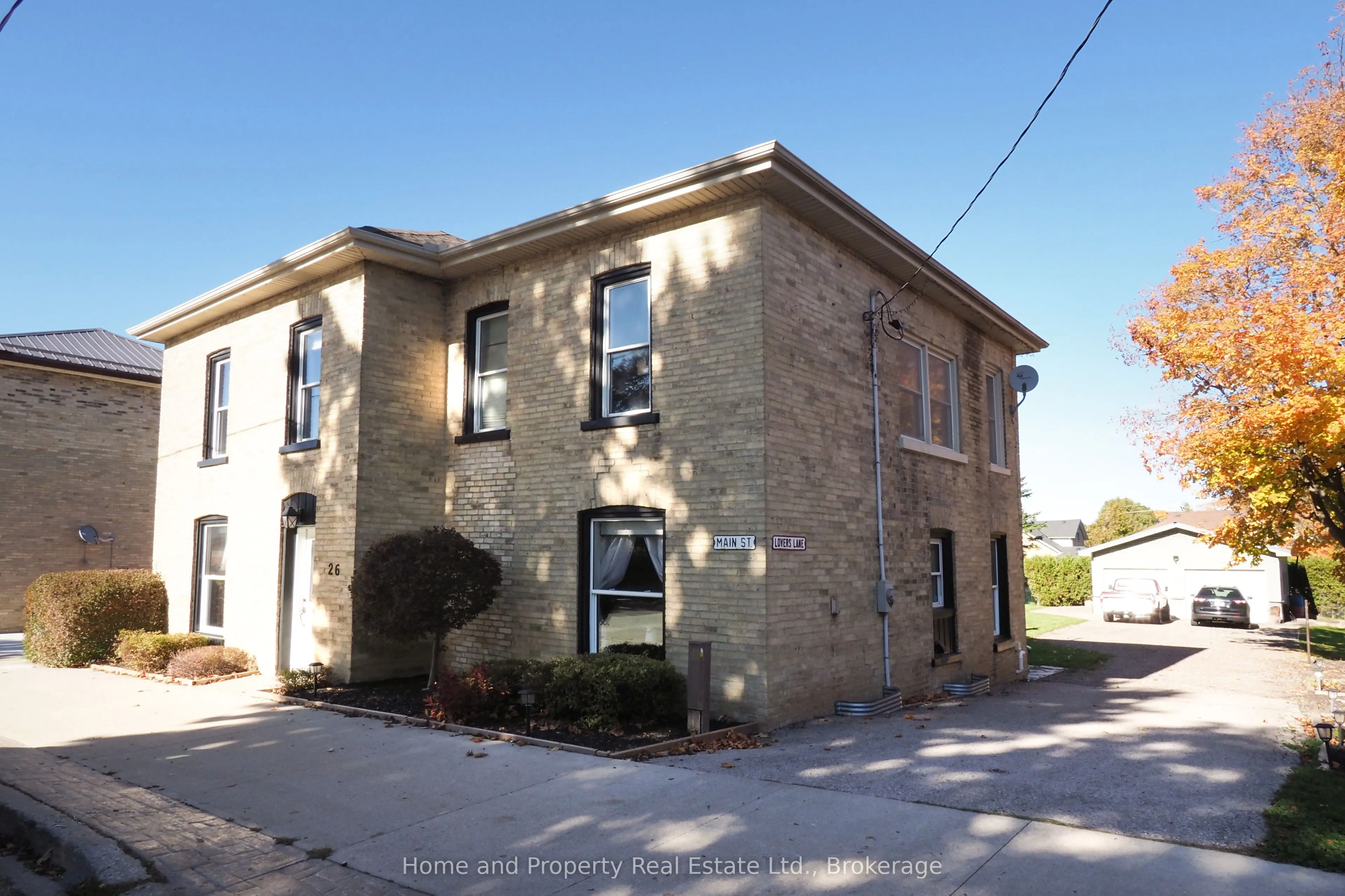 26 Main Street E