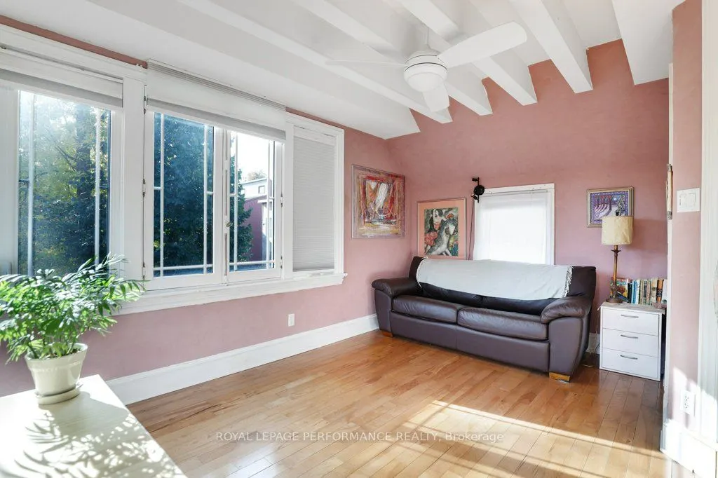 32 Herridge Street