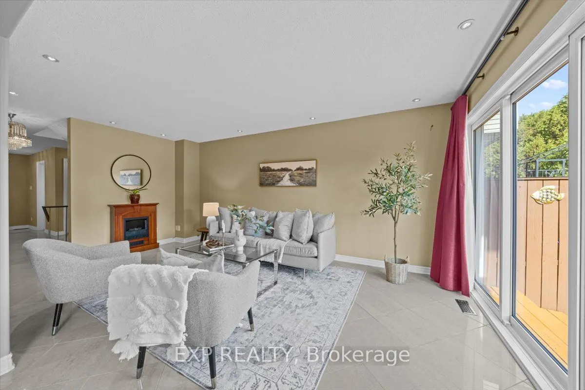 1871 Markwell Crescent