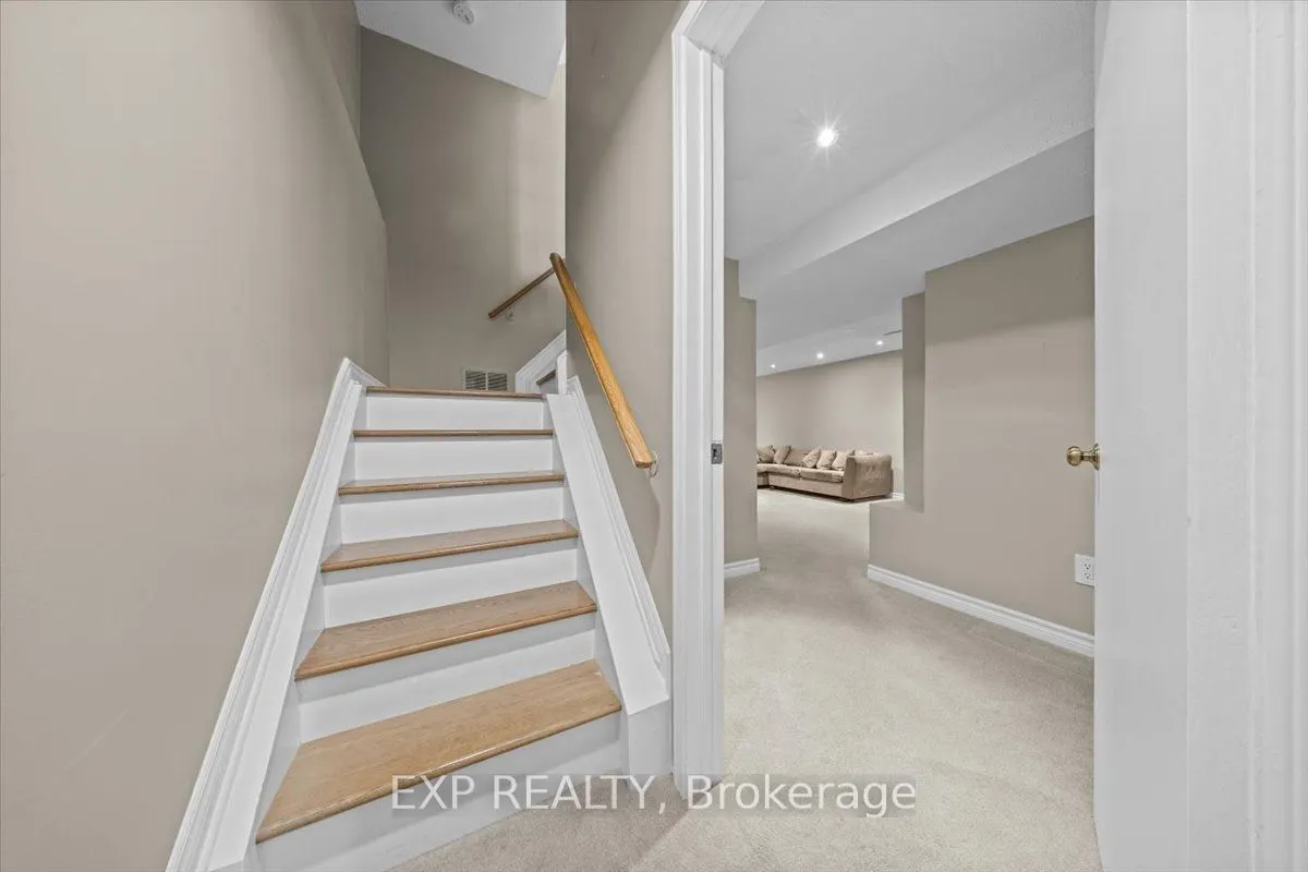 1871 Markwell Crescent