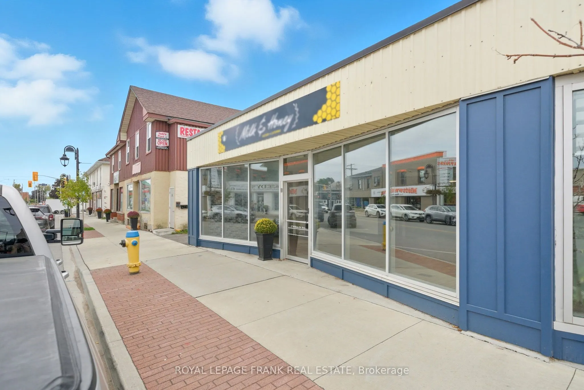 15-17 William Street S