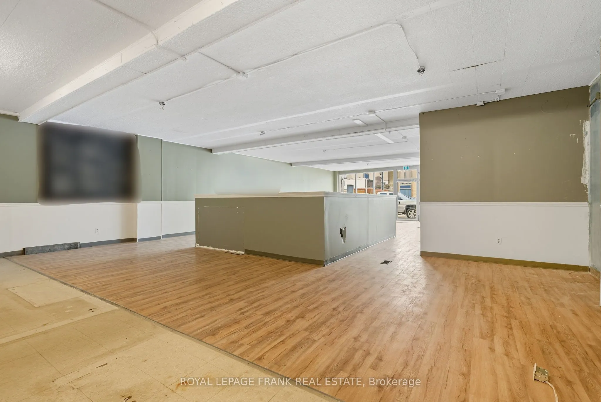 15-17 William Street S