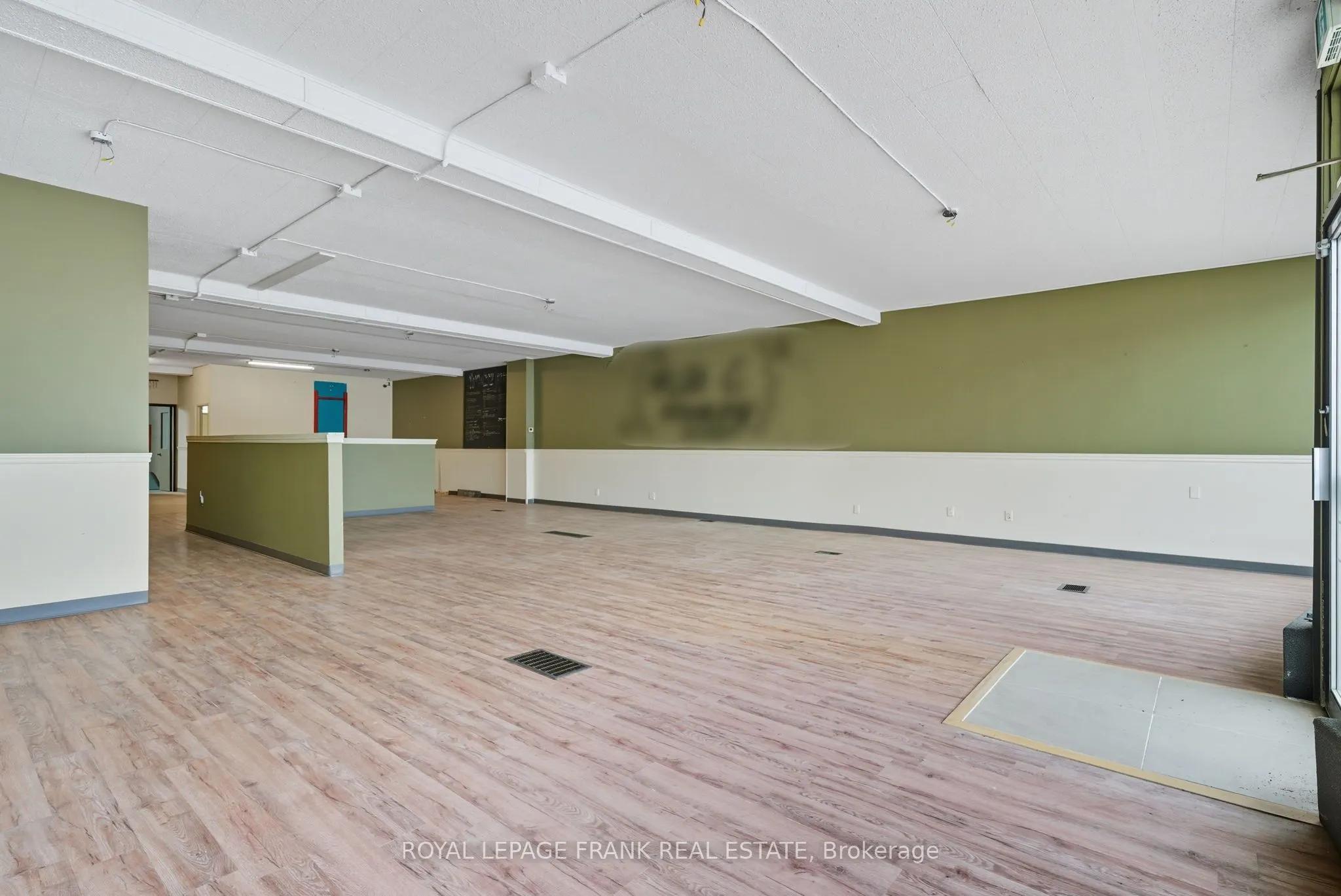15-17 William Street S