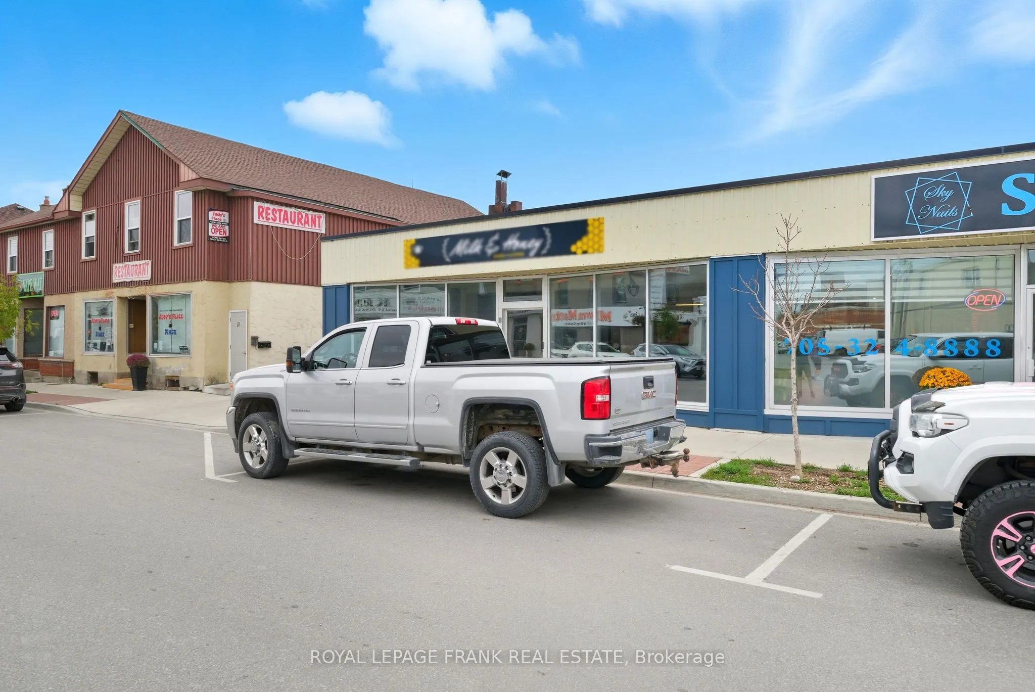 15-17 William Street S