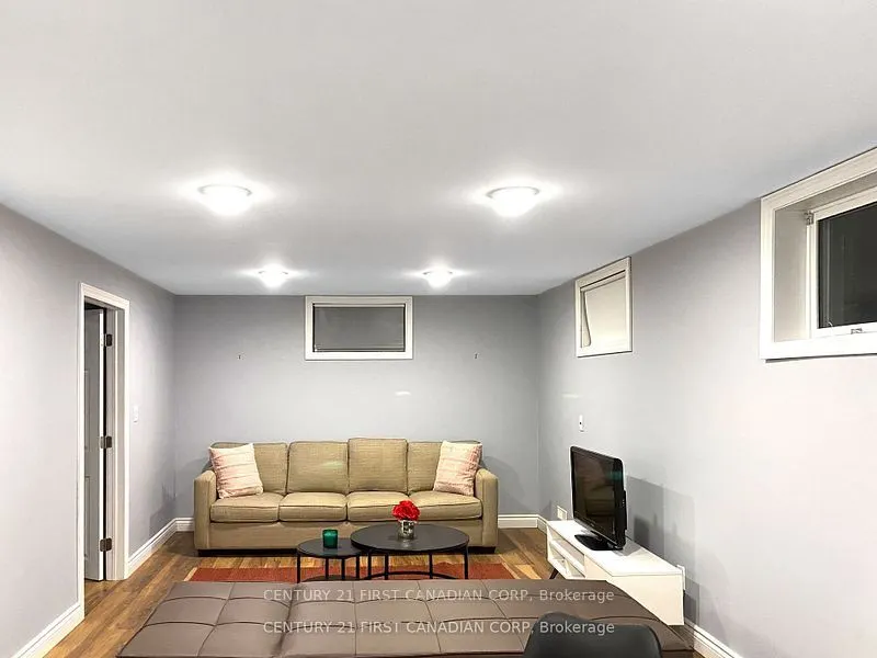 330 GLENROSE Drive