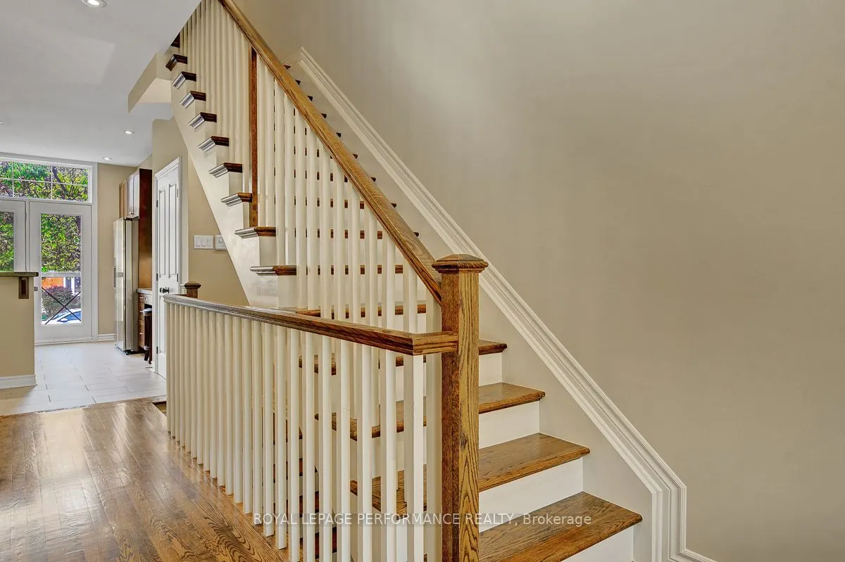 318 Iona Street