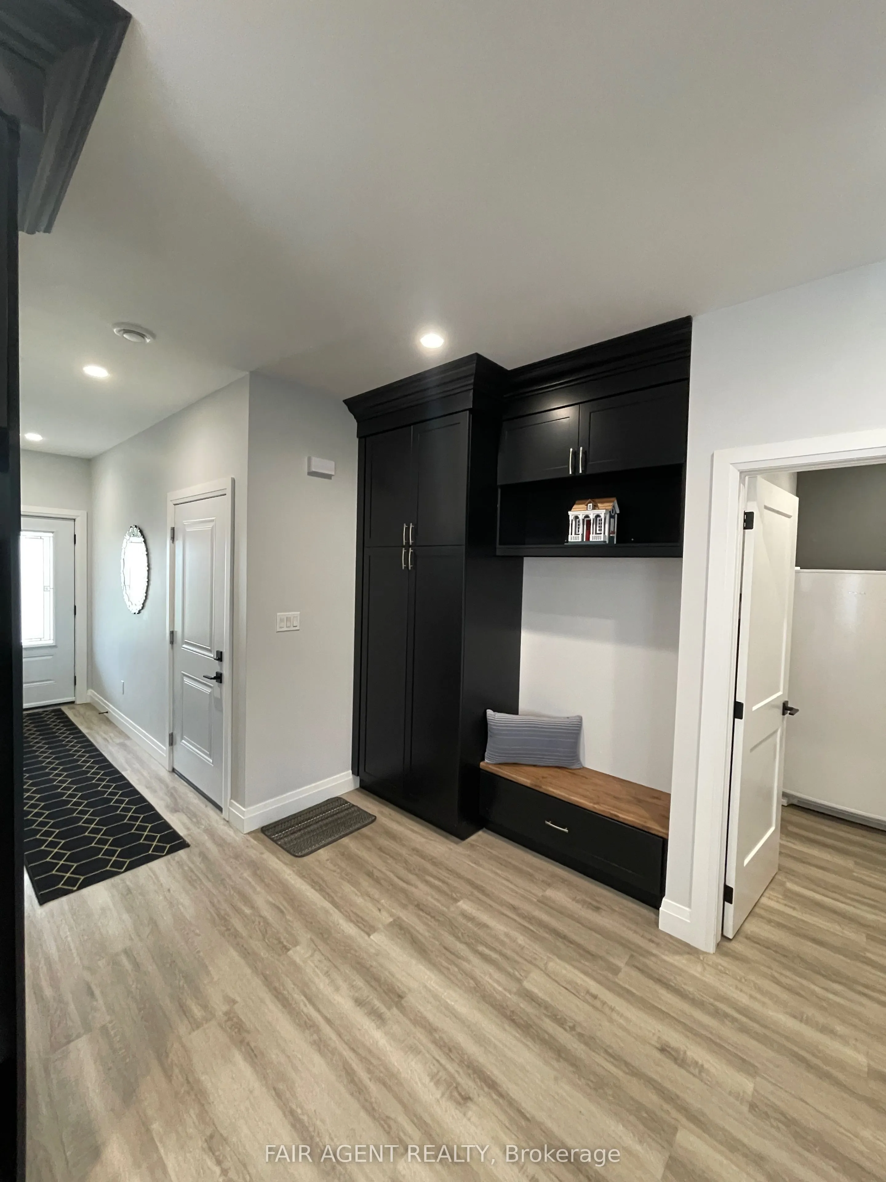 255 Albert Street, #2